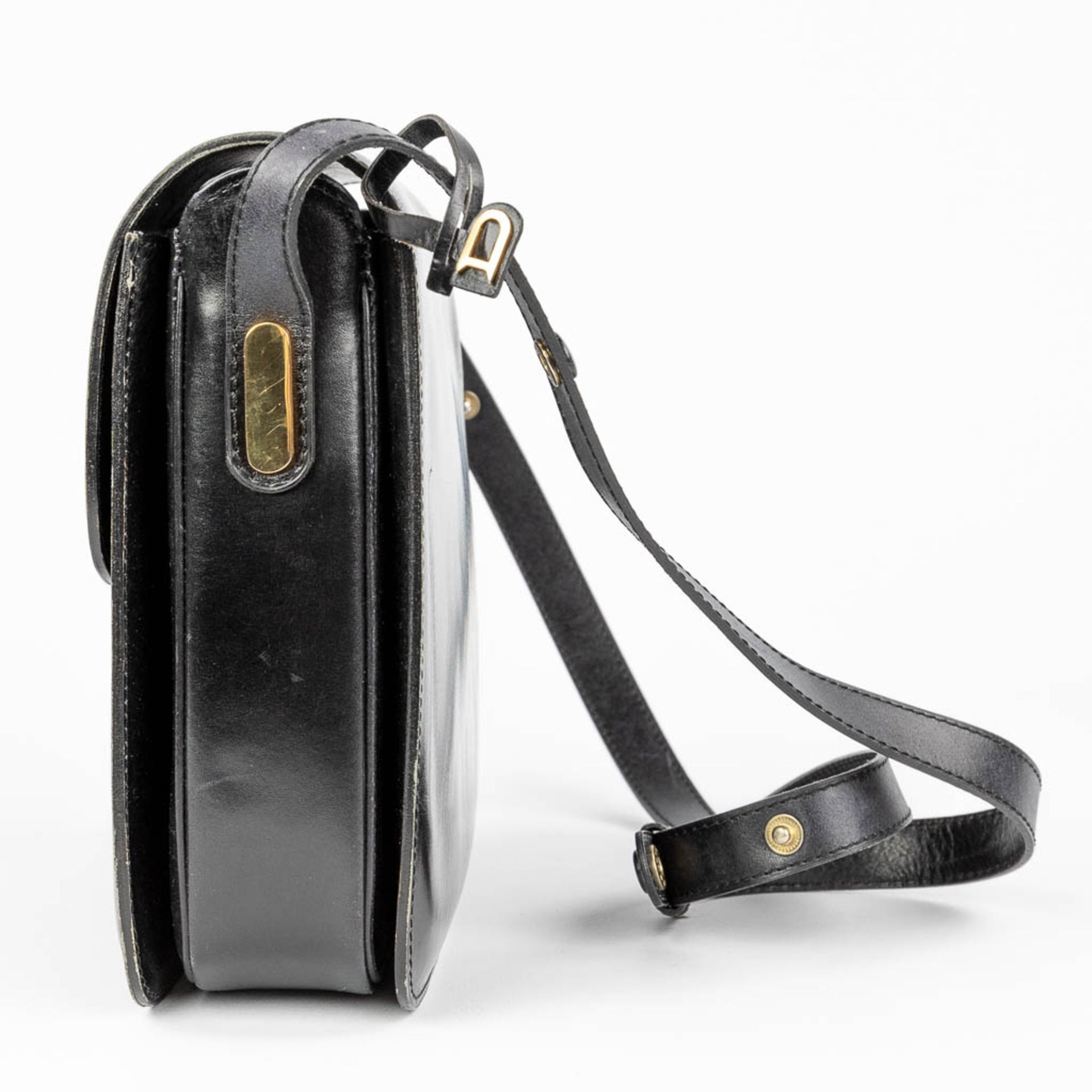 Delvaux, model Bourgogne a vintage handbag made of black leather with gold-plated hardware. (W:26 x - Image 16 of 17