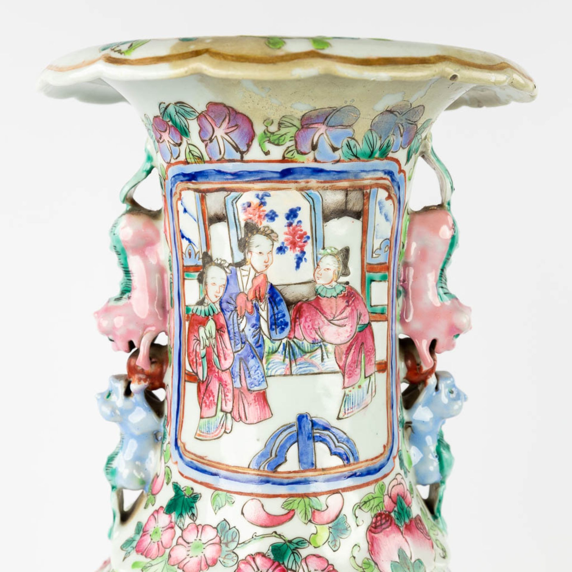 A collection of 2 Chinese vases, Famille rose. 19th/20th C. (H:65 cm) - Image 16 of 21