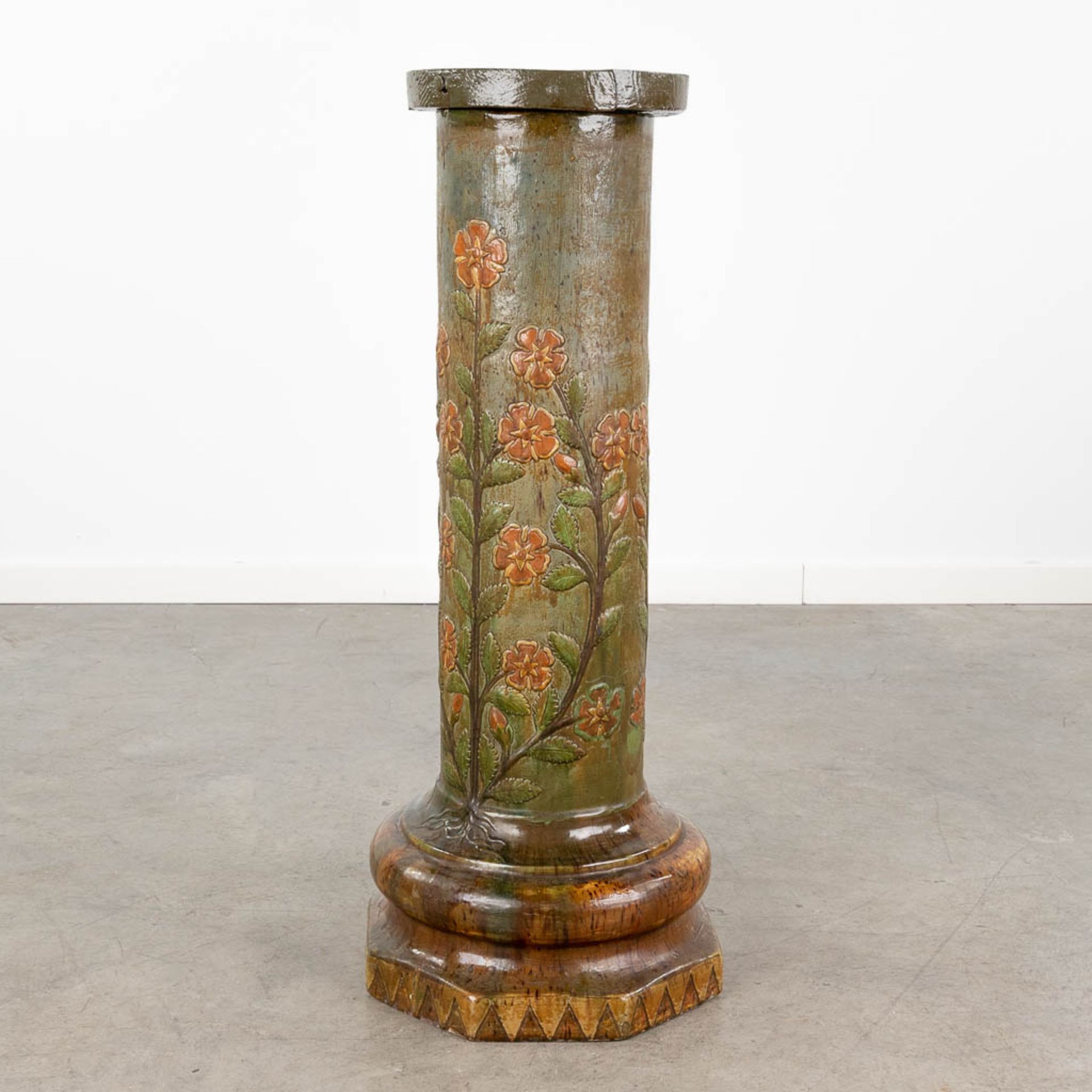 LŽo MAES DECOCK (XIX-XX), Torhout. A pedestal with floral decor made of flemish earthenware. (L:33 - Bild 5 aus 16