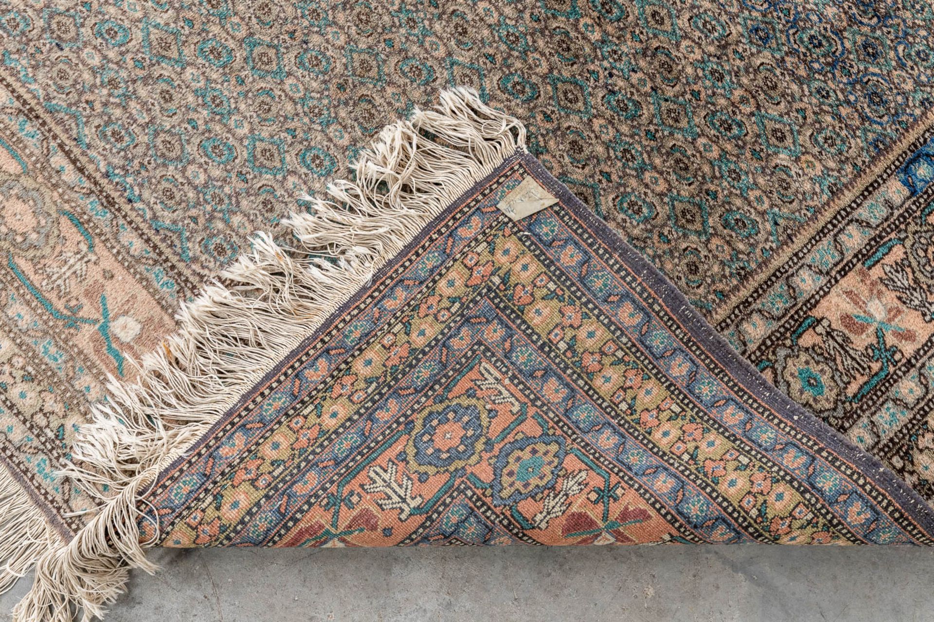 An Oriental hand-made carpet, Ghoum. (L:274 x W:174 cm) - Image 10 of 10
