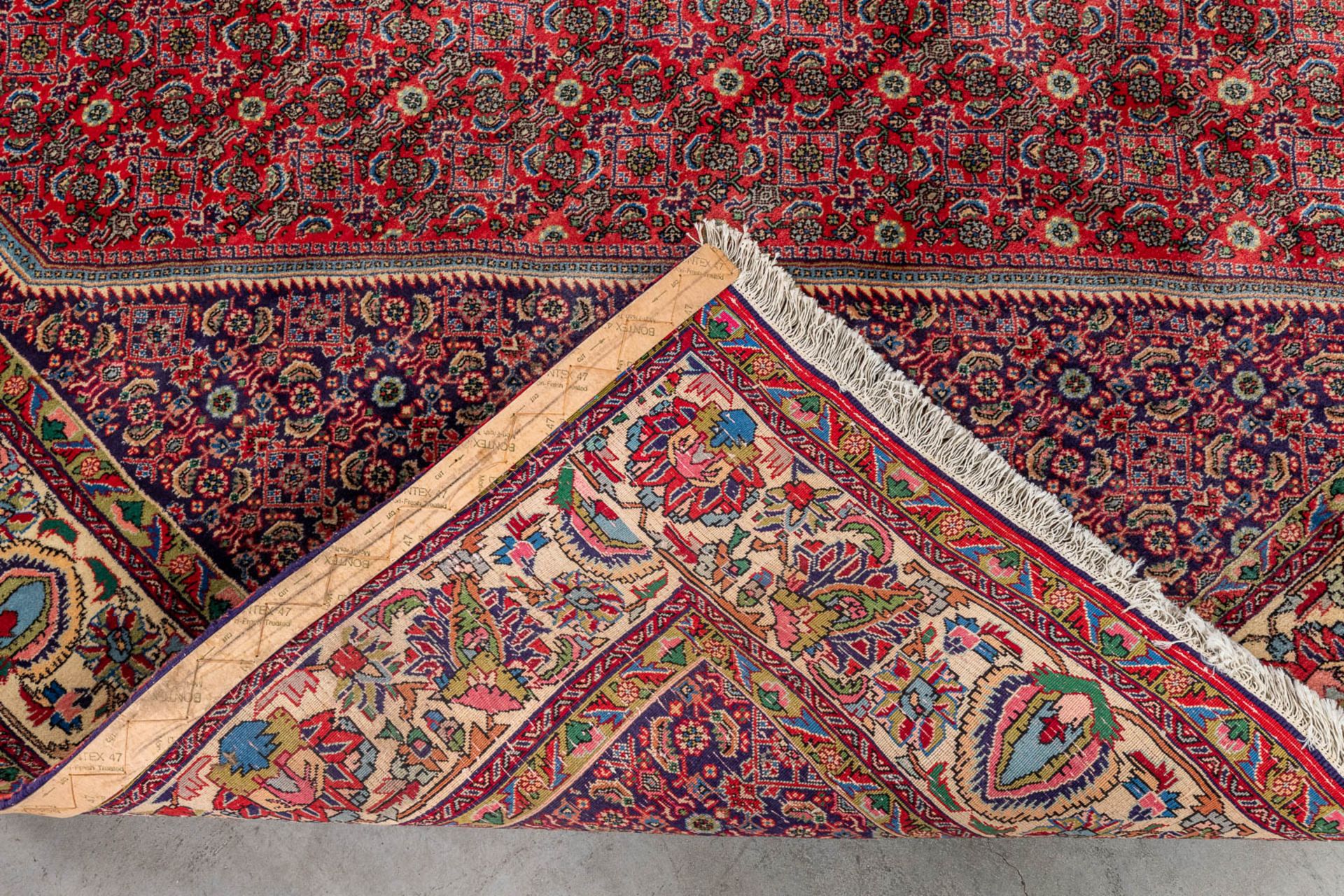 An oriental hand-made carpet, Bidjar. (L:339 x W:232 cm) - Image 3 of 8
