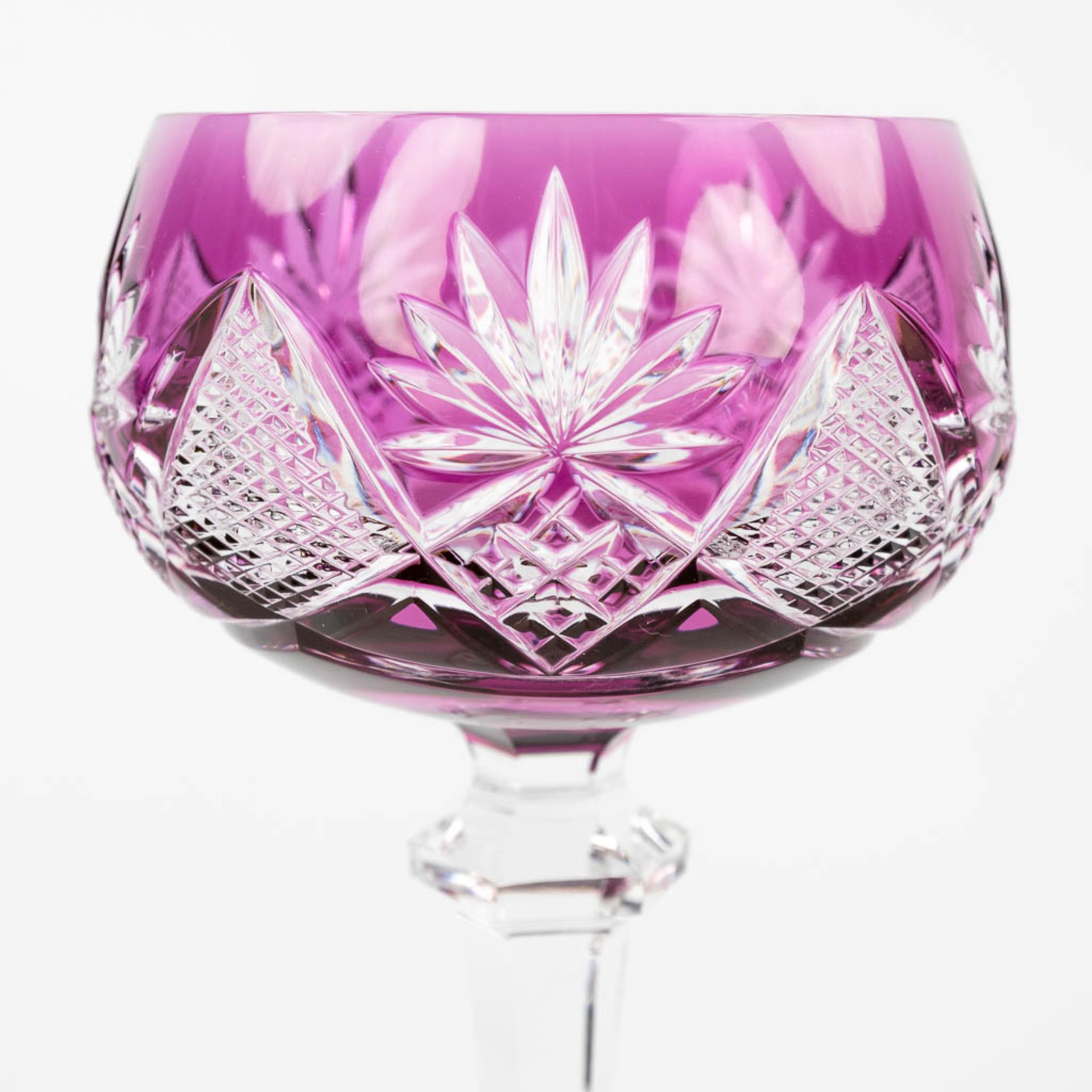 Val Saint Lambert 'Berncastel', a set of 6 coloured and cut crystal glasses or goblets. (H:18 x D:8 - Bild 8 aus 17