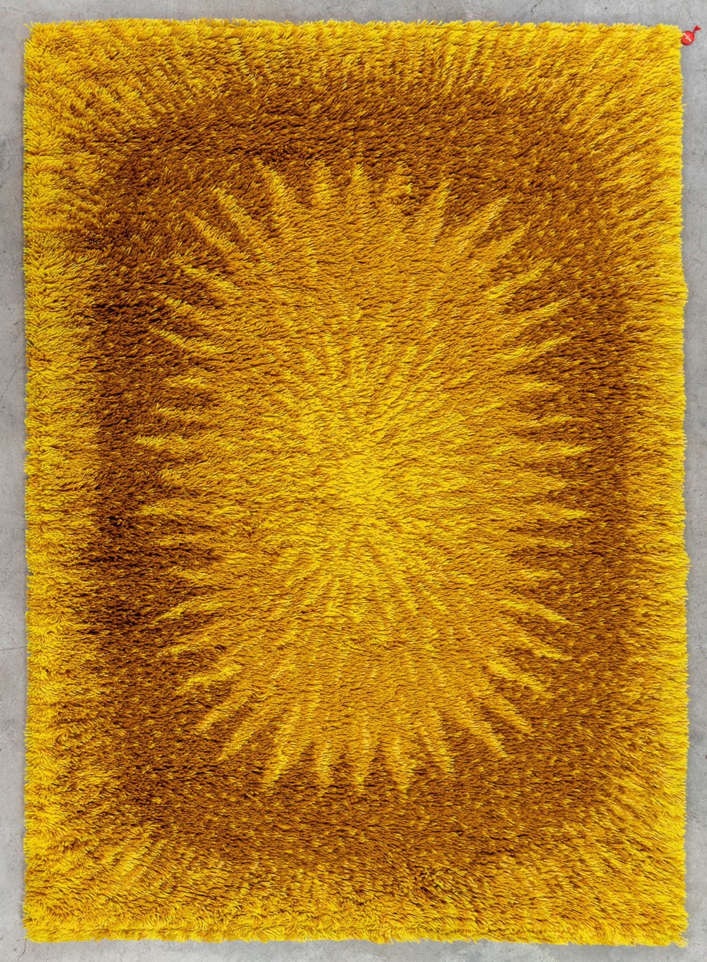 Bergoss, a mid-century carpet made of wool. Circa 1970. (L:140 x W:196 cm)