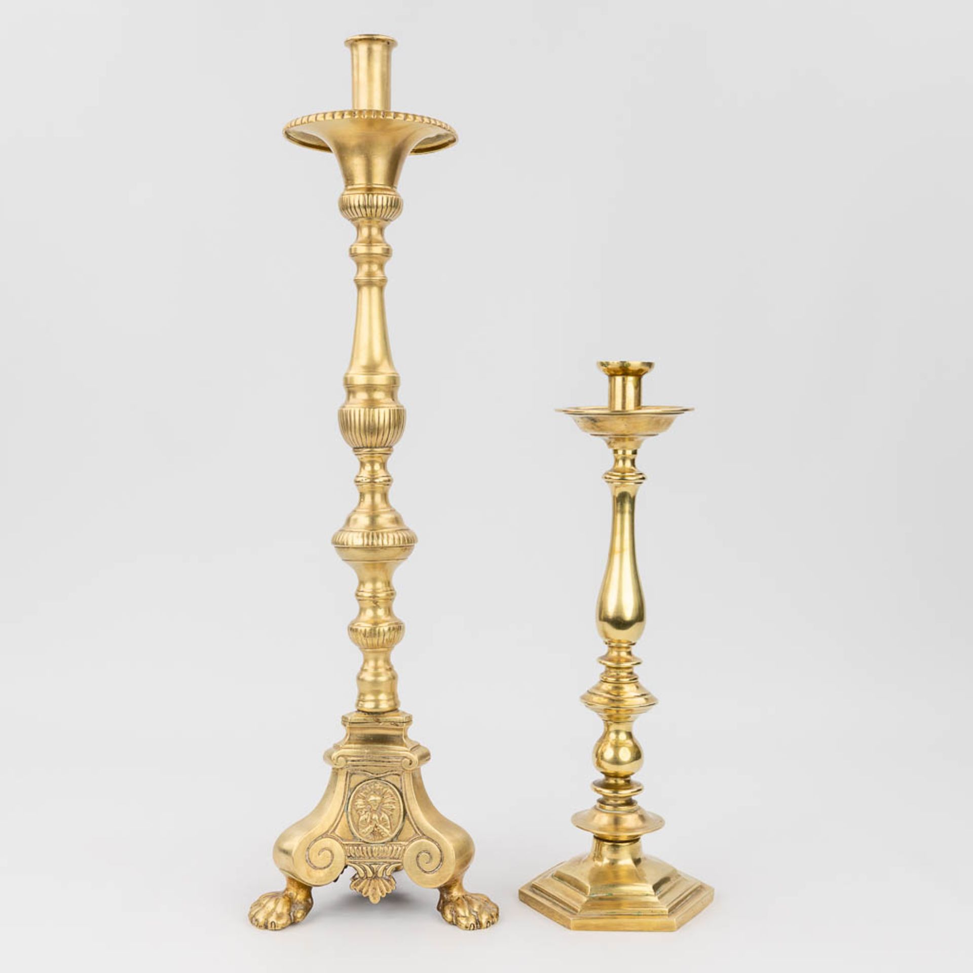 A collection of 2 candelabra made of polished bronze. (H:65 cm) - Image 3 of 14