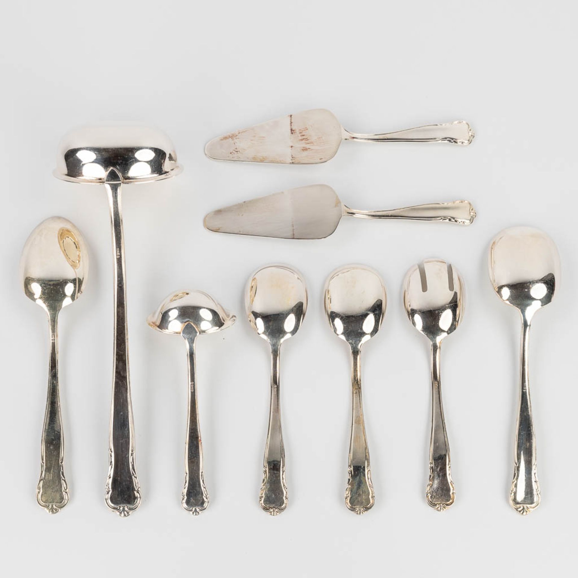 A 148-piece silver cutlery set in a chest, made in Germany. 6585g. (L:34 x W:46 x H:31 cm) - Image 10 of 12