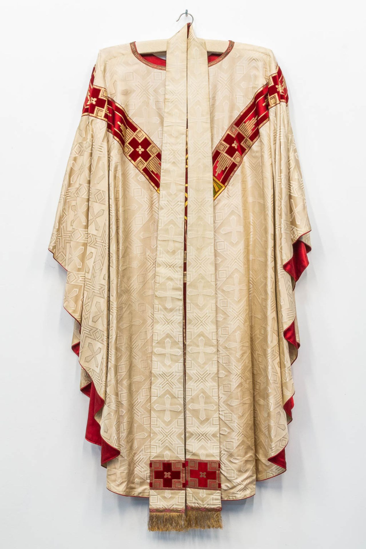 A collection of 4 vintage chasubles, 20th C. - Image 11 of 12