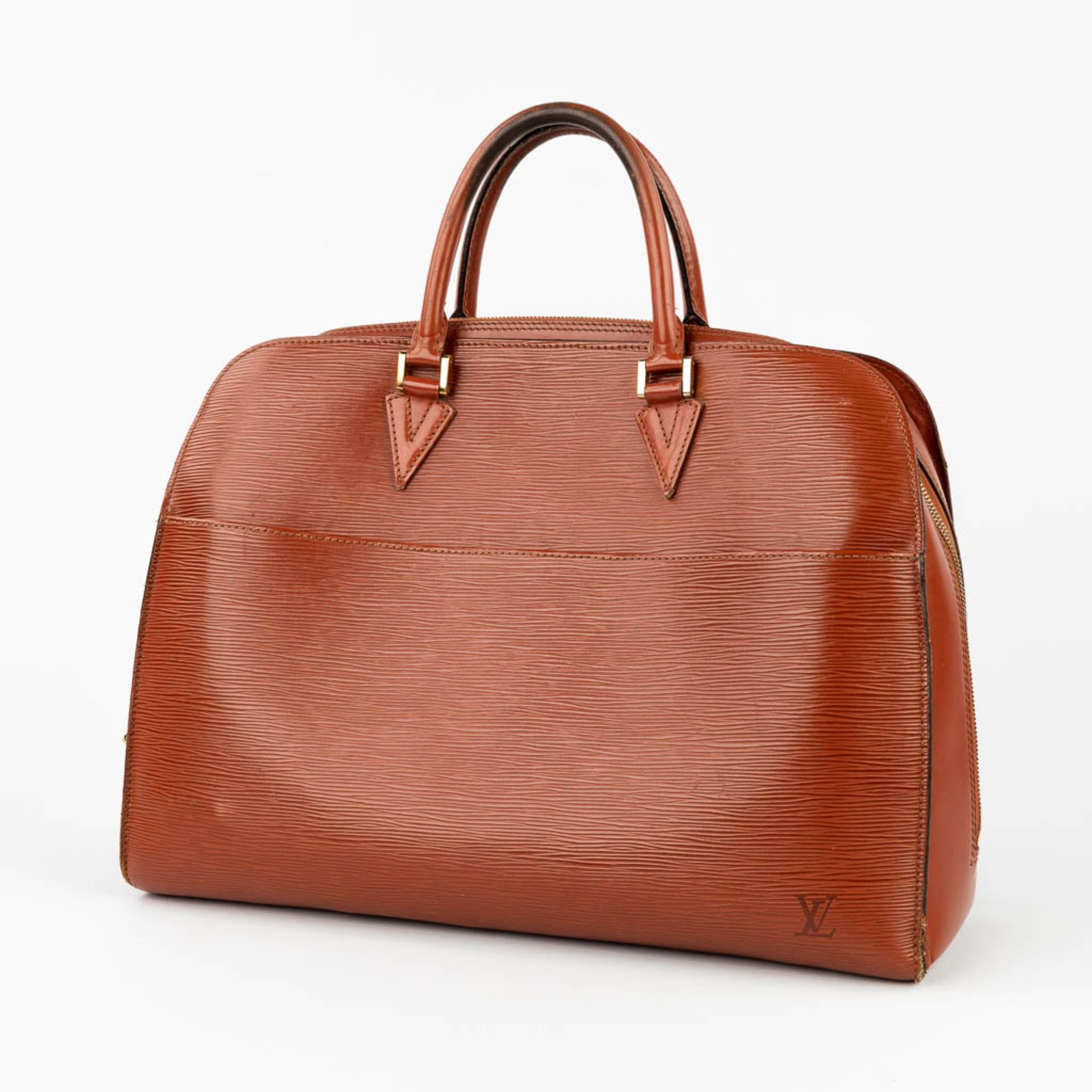 Louis Vuitton, a briefcase made of leather. (W:42 x H:32 cm) - Bild 3 aus 20