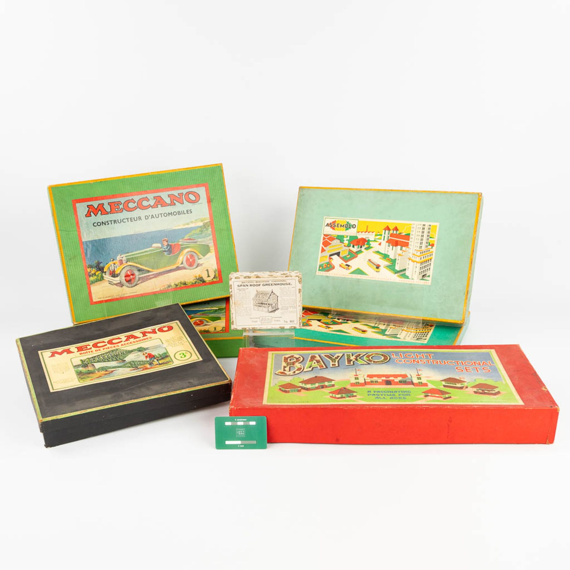 Meccano, Bayco and Assemblo, a collection 4 boxes of mid-century toys. Circa 1960. (L:30 x W:39 x H - Image 2 of 15