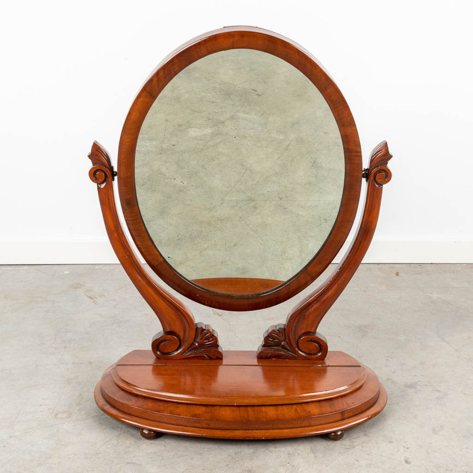 A table mirror made of mahogany in Louis Philippe style. 19th C. (W:57 x H:73 cm) - Image 4 of 12