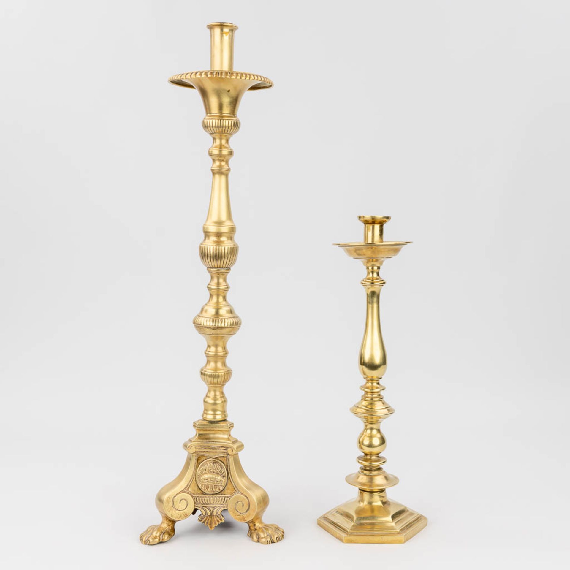 A collection of 2 candelabra made of polished bronze. (H:65 cm) - Image 7 of 14