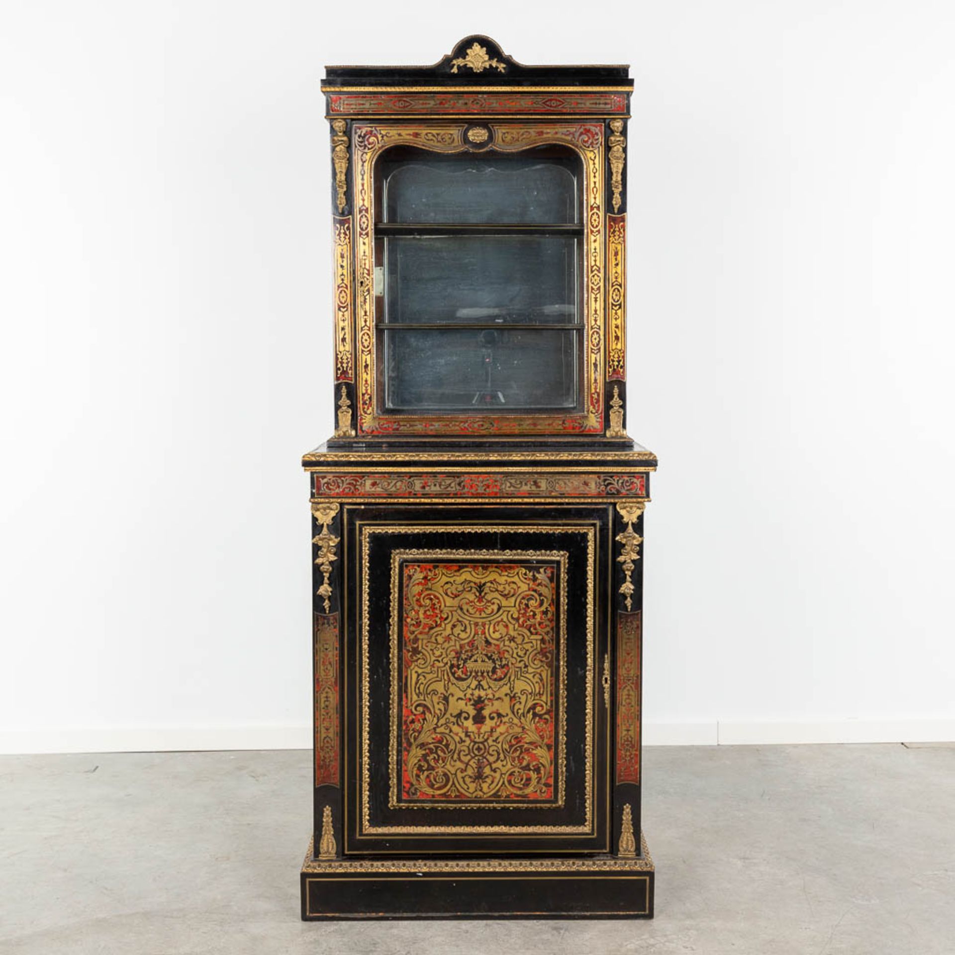 An antique display cabinet with boulle inlay, Napoleon 3 period (L:40 x W:70 x H:180 cm)