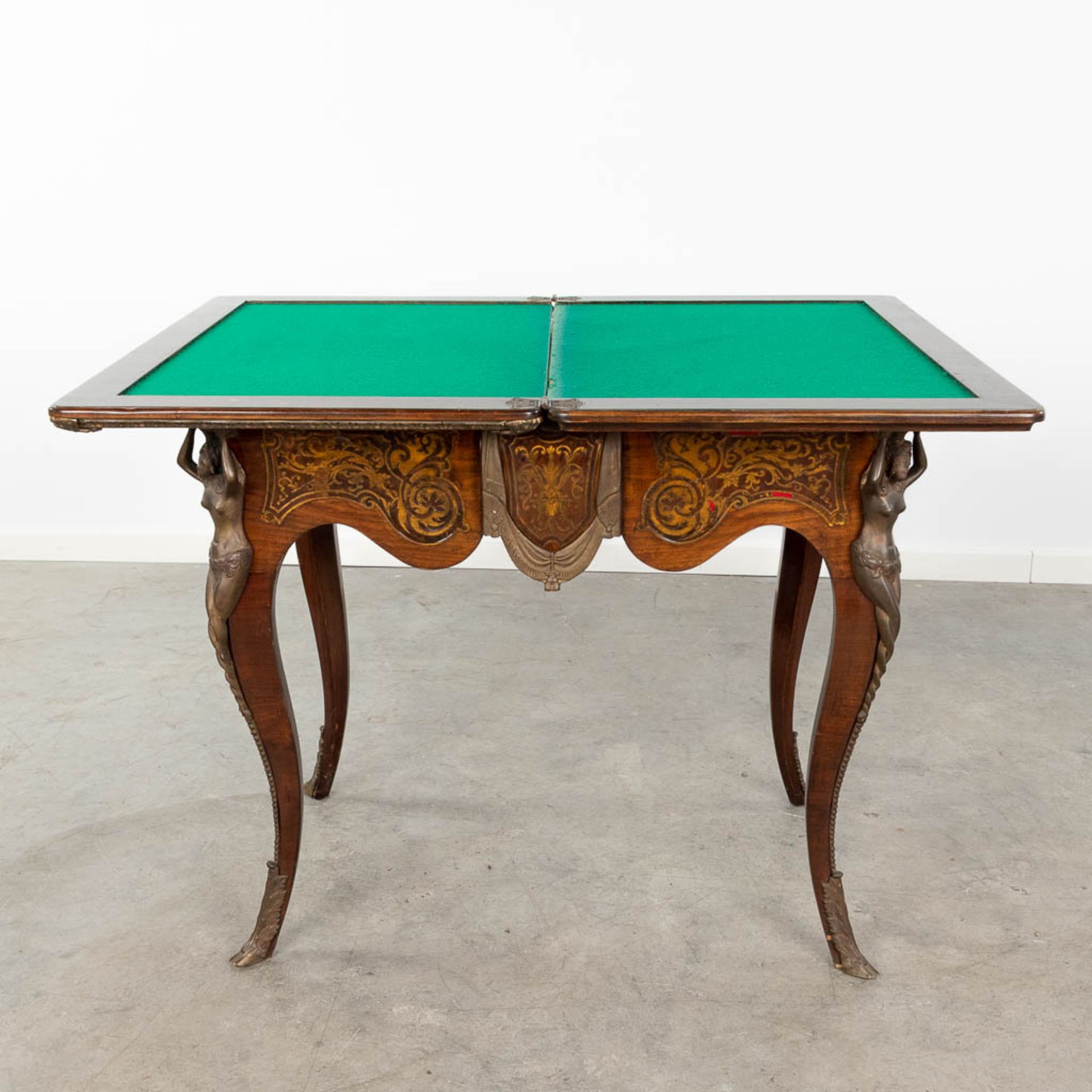 A game table inlaid in the style of boulle/Napoleon 3 mounted with bronze. Circa 1970. (L:52 x W:80 - Bild 7 aus 15