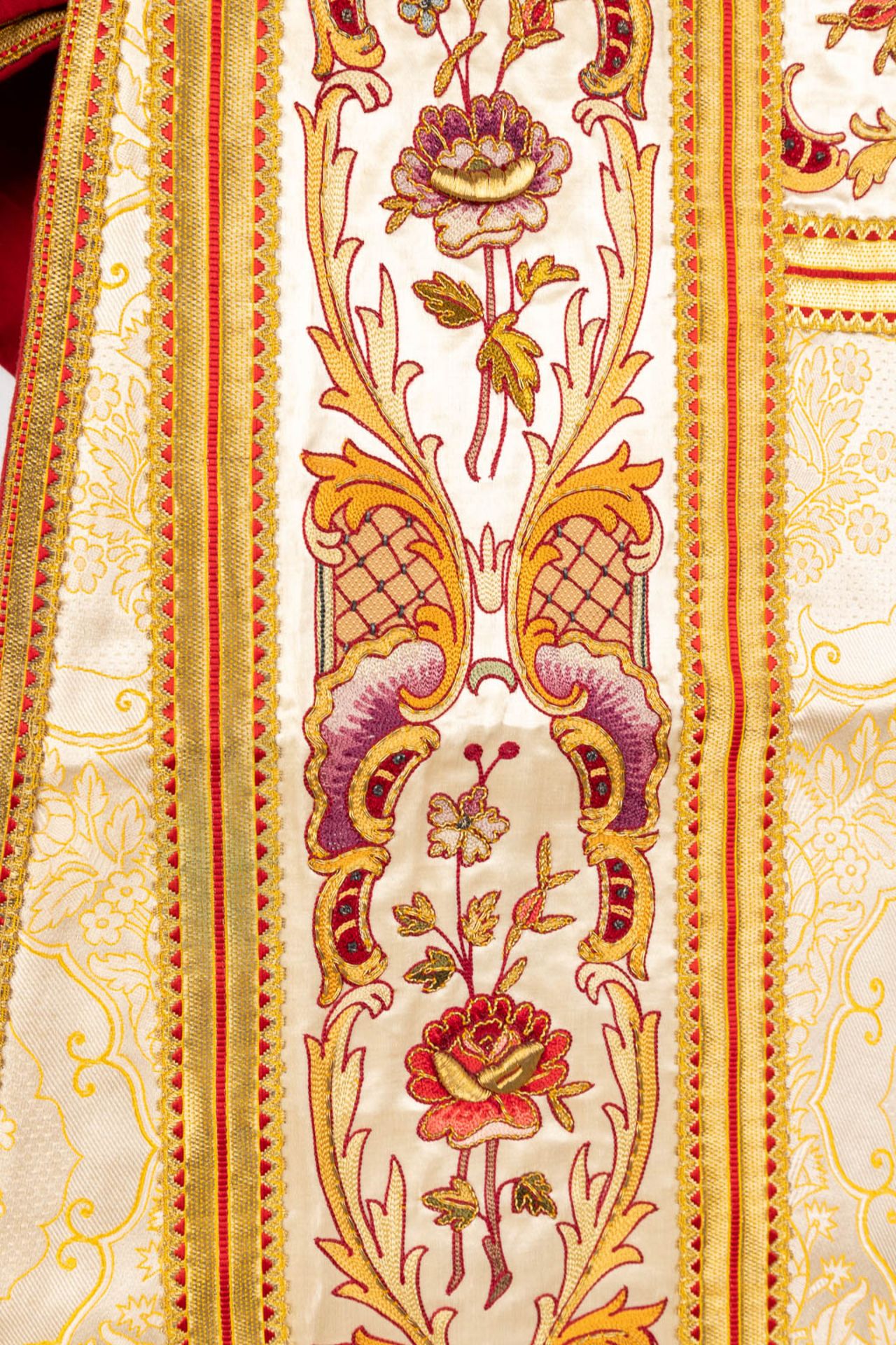 A Roman Chasuble and two Dalmatics, decorated with thick gold thread and embroidery in floral motive - Image 15 of 23
