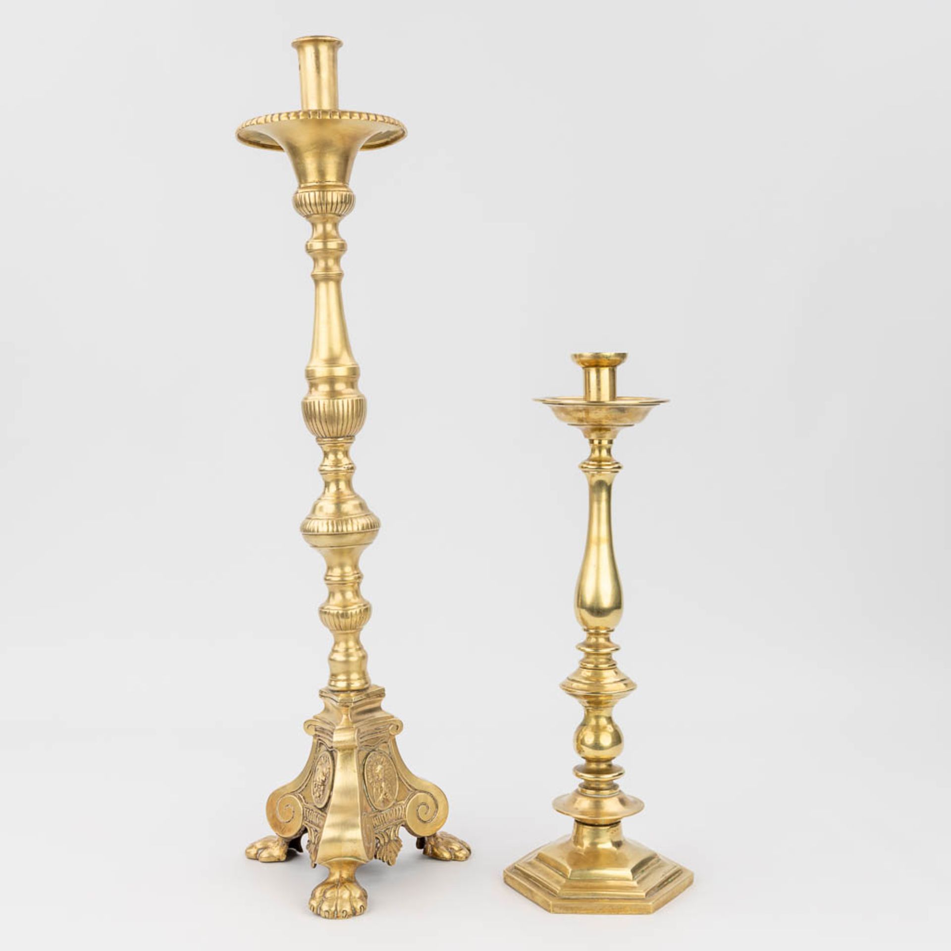 A collection of 2 candelabra made of polished bronze. (H:65 cm) - Image 4 of 14