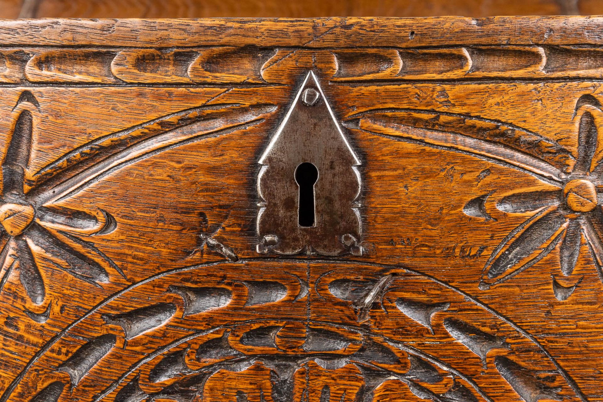 An antique chest, made of sculptured wood panels. (L:48 x W:136 x H:55 cm) - Bild 12 aus 18