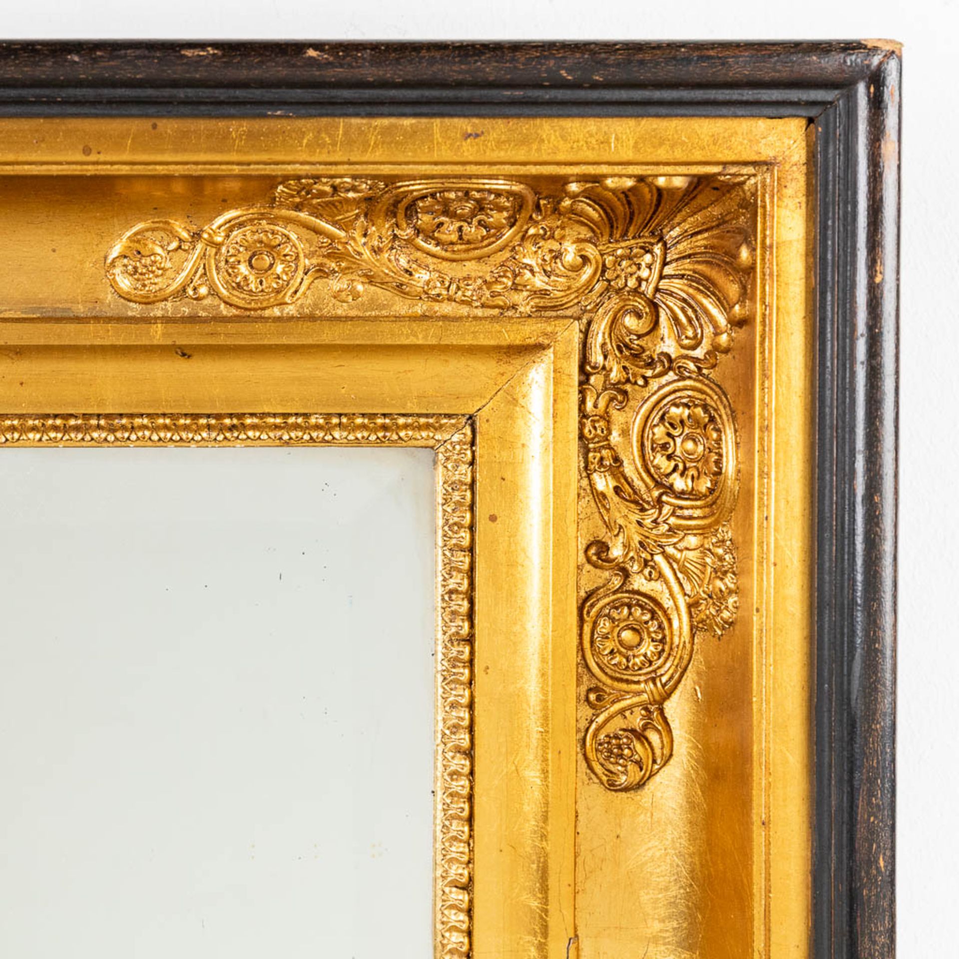 A mirror framed in an empire frame. (W:74 x H:94 cm) - Bild 5 aus 11