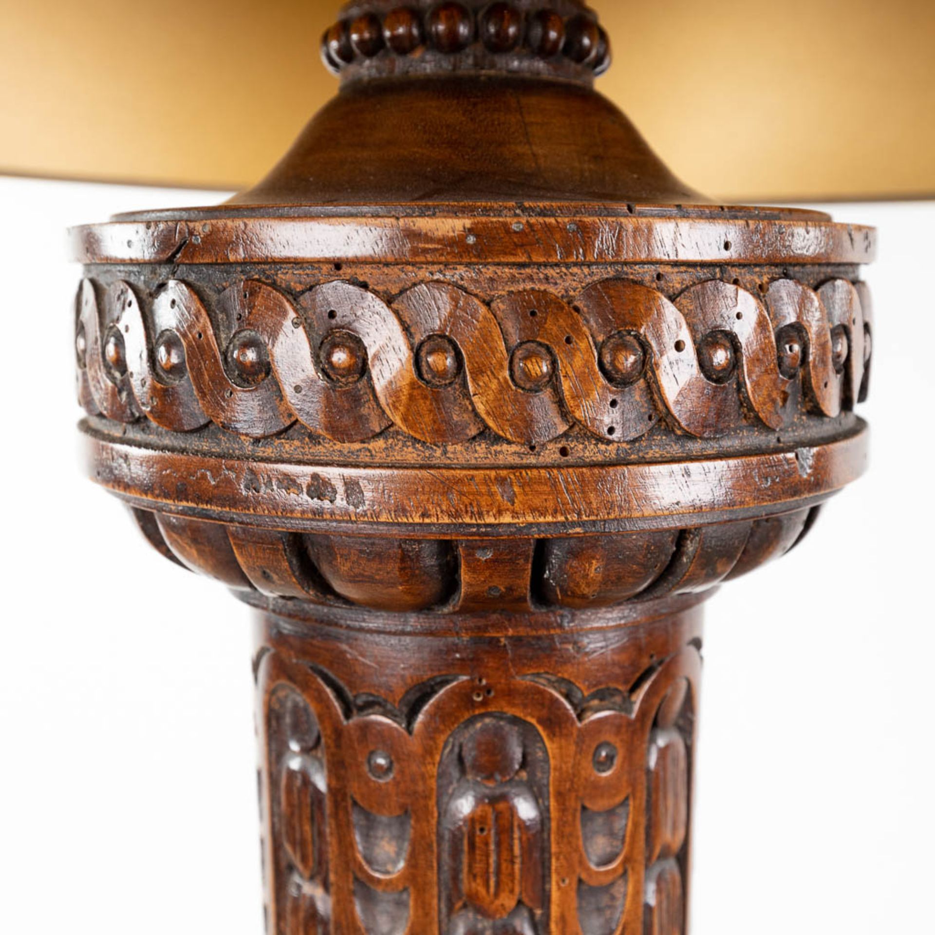 A wood sculptured standing lamp, circa 1920. (L:42 x W:42 x H:188 cm) - Image 5 of 11