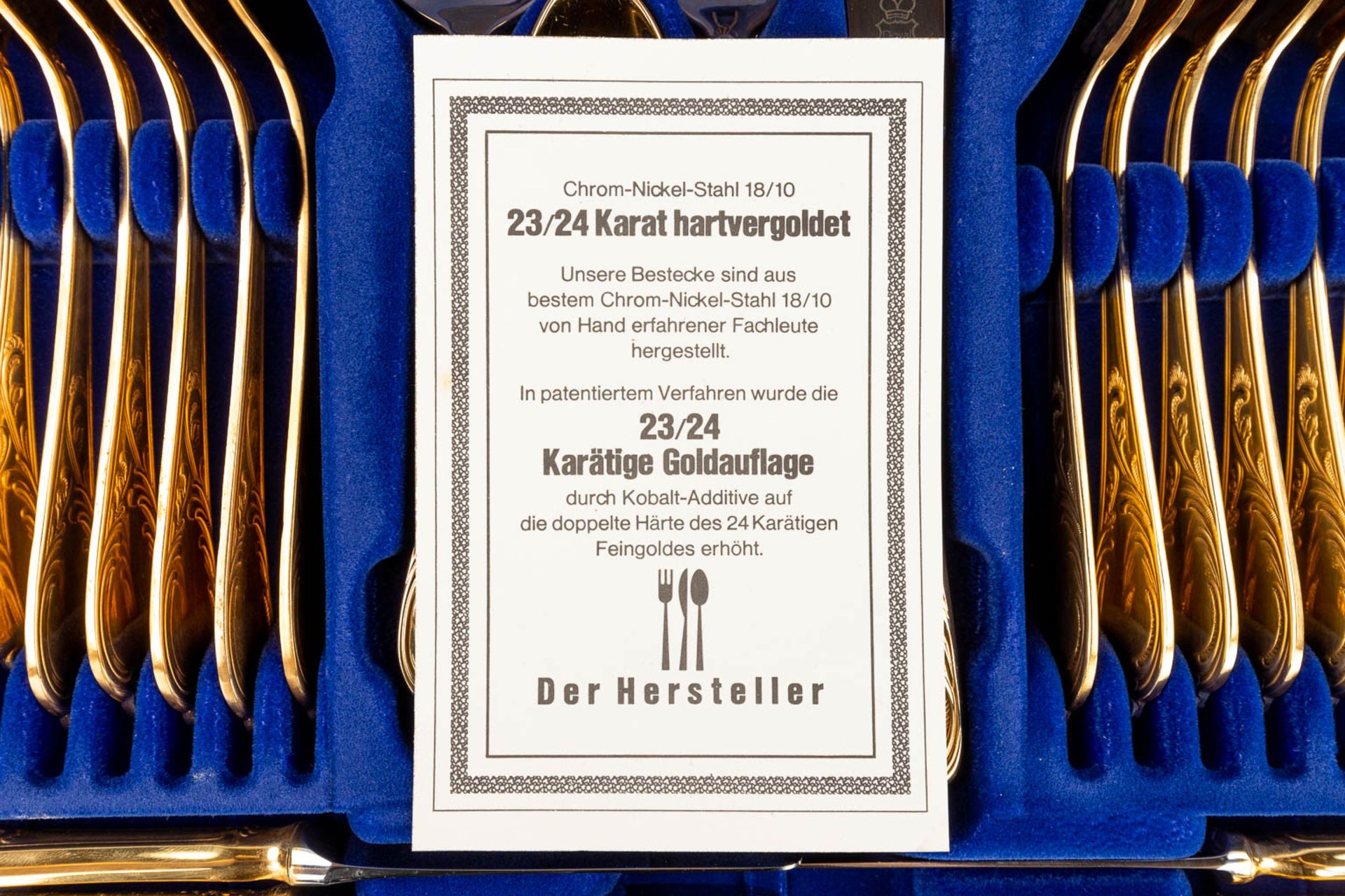 A gold-plated 'Royal Collection Solingen' flatware cutlery set, made in Germany (L:34 x W:45,5 x H:9 - Image 15 of 15