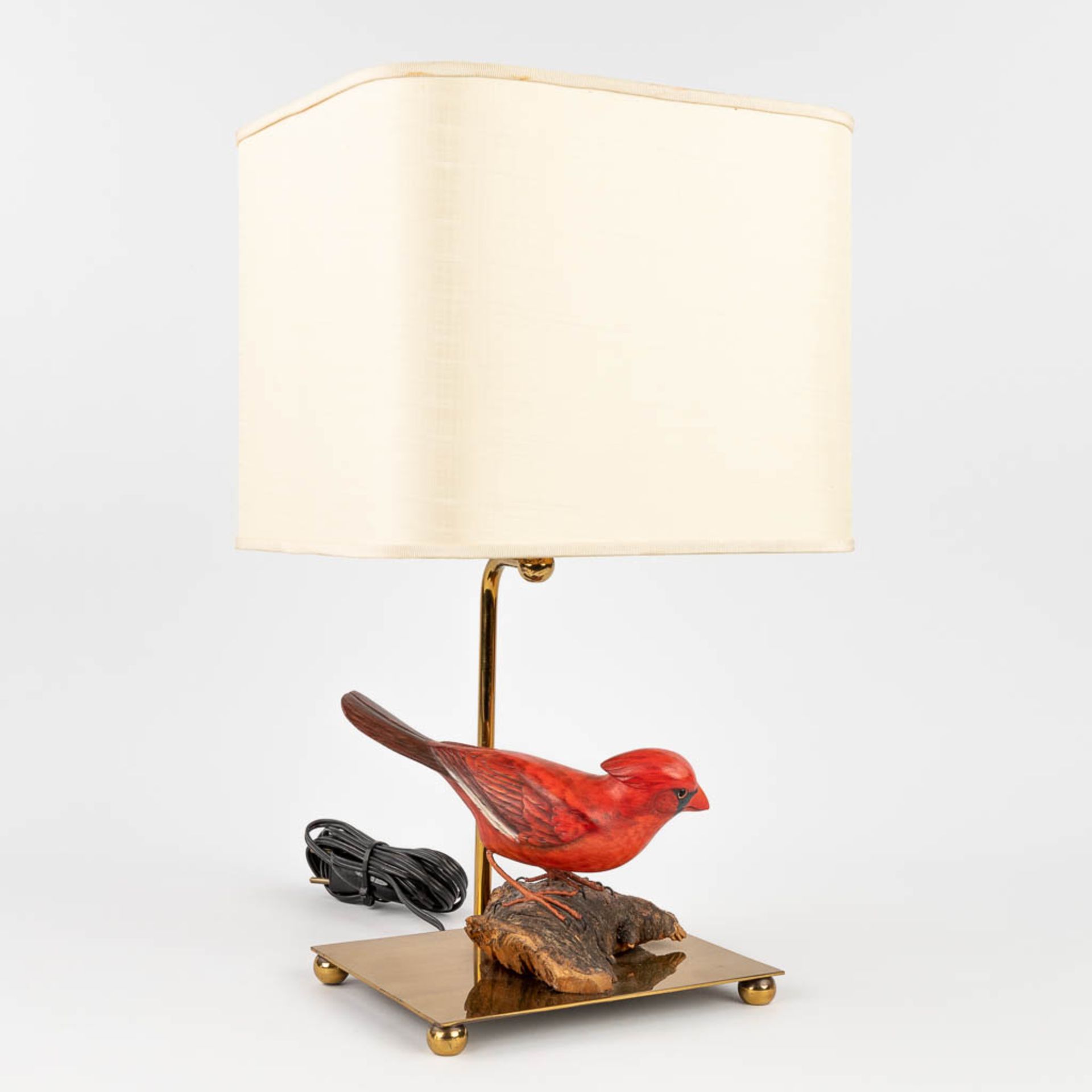 A mid-century table lamp with a 'Northern Cardinal' bird. (H:30 cm) - Image 3 of 12