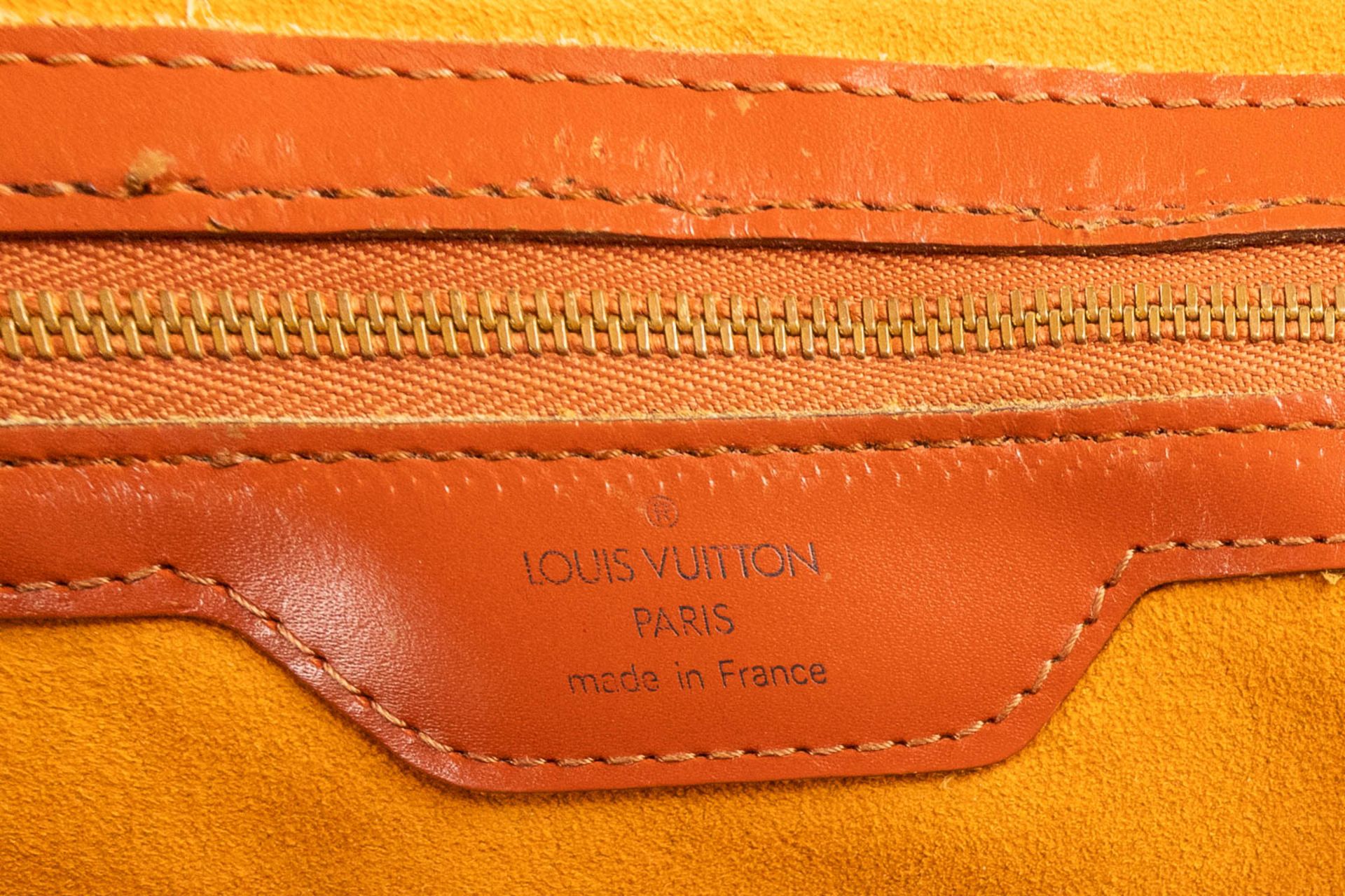 Louis Vuitton, a briefcase made of leather. (W:42 x H:32 cm) - Bild 20 aus 20