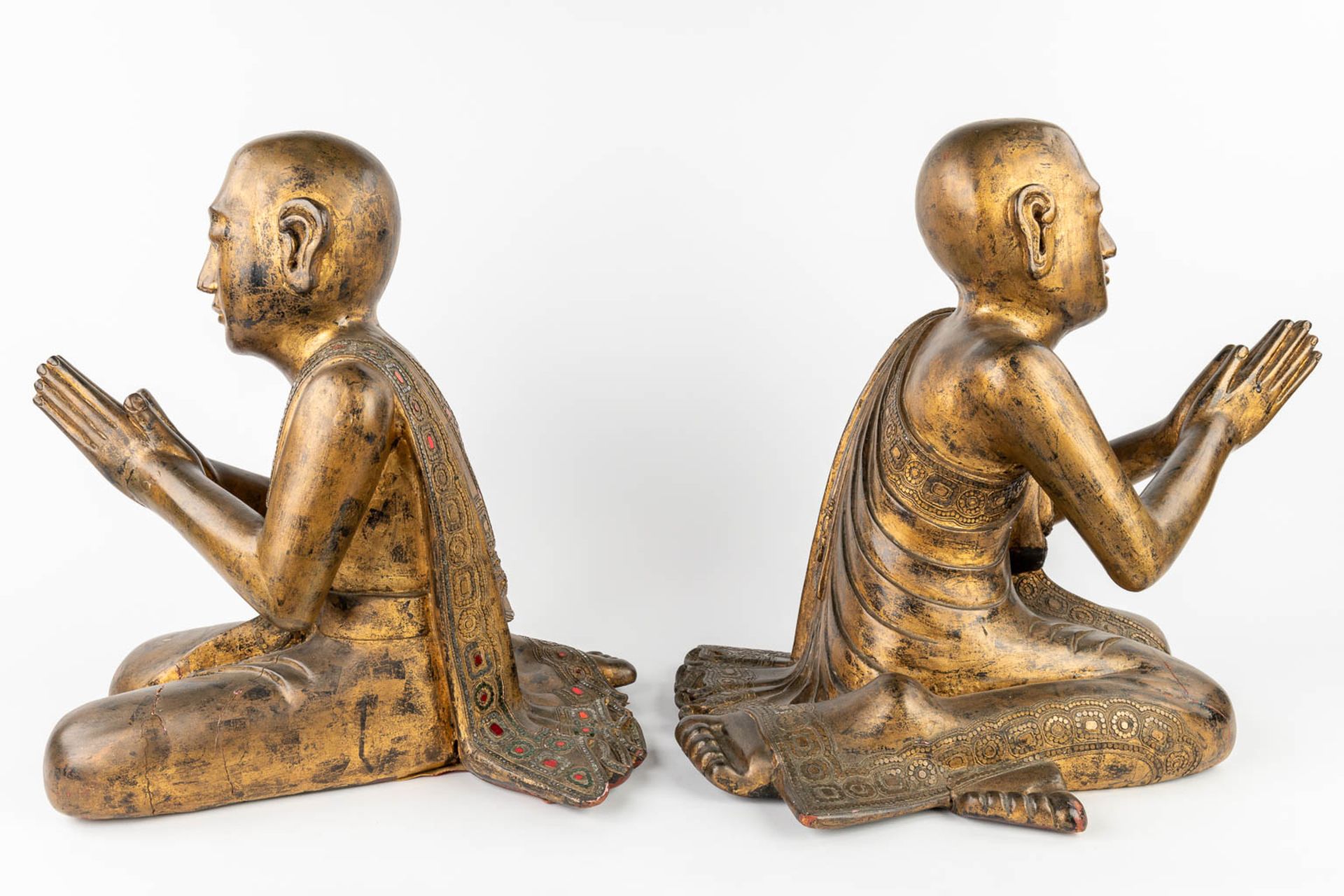 A set of 2 Thai buddha's, made of sculptured wood (L:51 x W:38 x H:47 cm) - Bild 6 aus 19