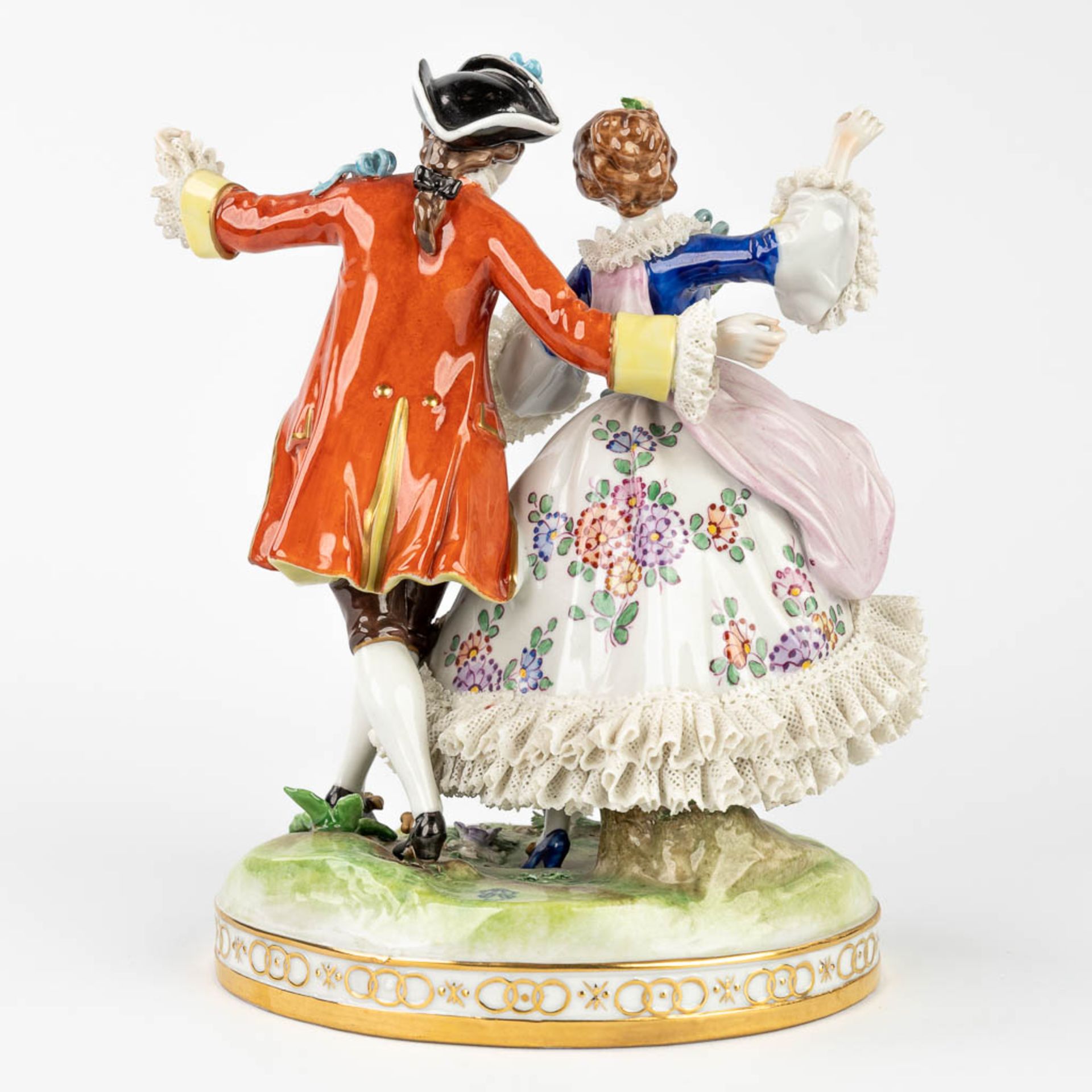 Volkstedt, A figurine of a dancing couple with porcelain lace. Circa 1970. (H:23,5 cm) - Image 5 of 13