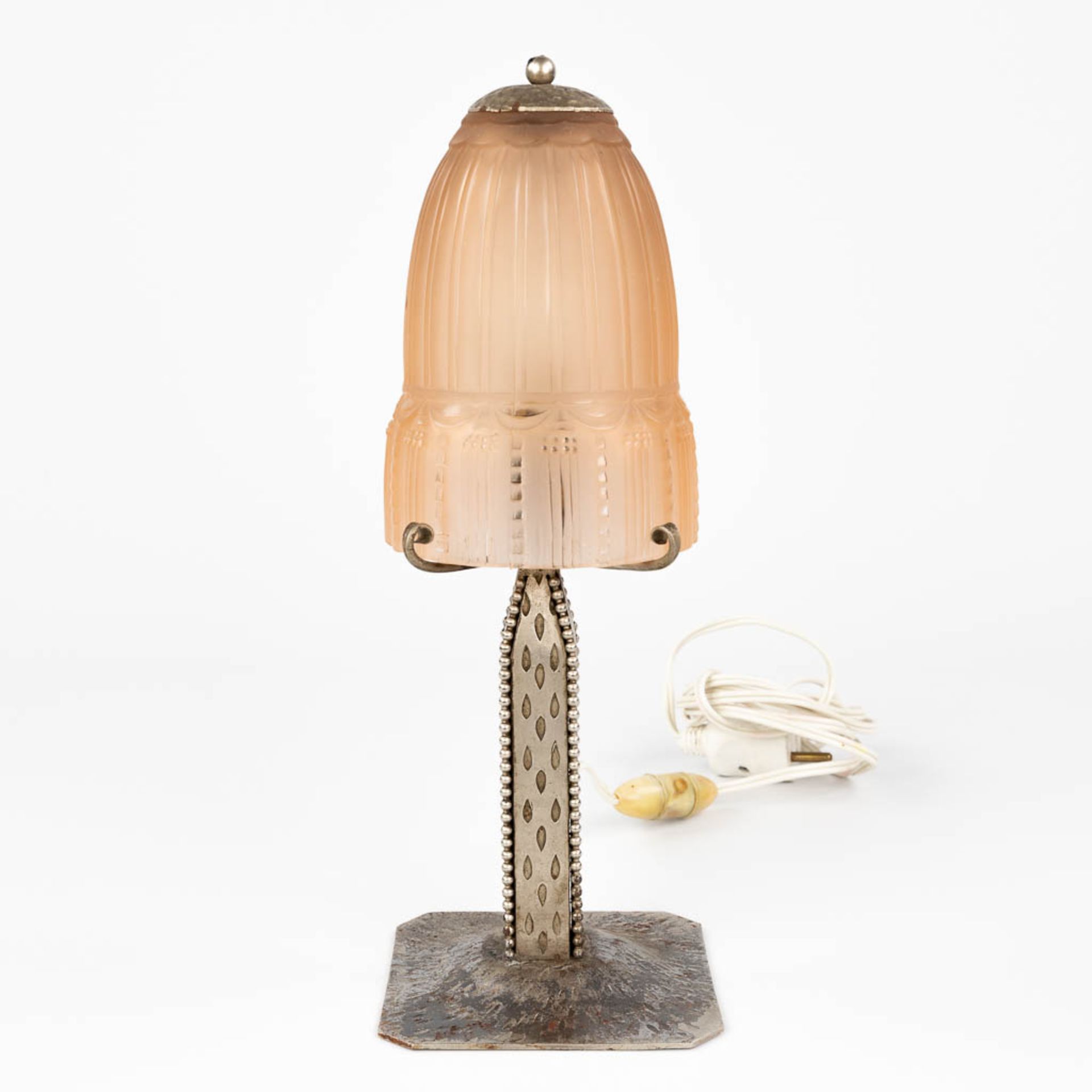 A wrought iron table lamp with lamp shade in satin glass, made by Muller Frres Luneville (L:11 x W: - Image 3 of 11
