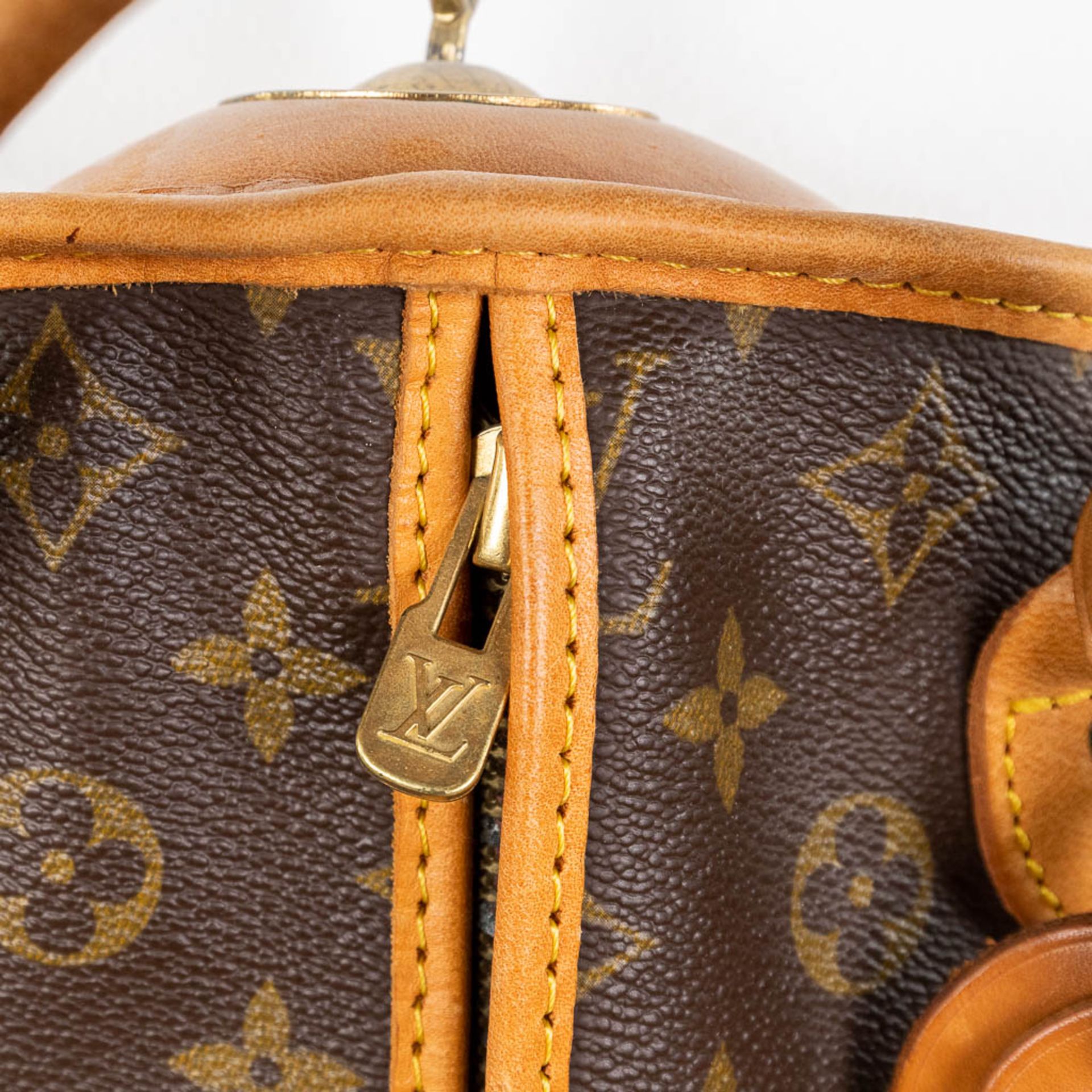 Louis Vuitton, a vintage costume storage bag made of leather. (H:123 cm) - Image 4 of 18