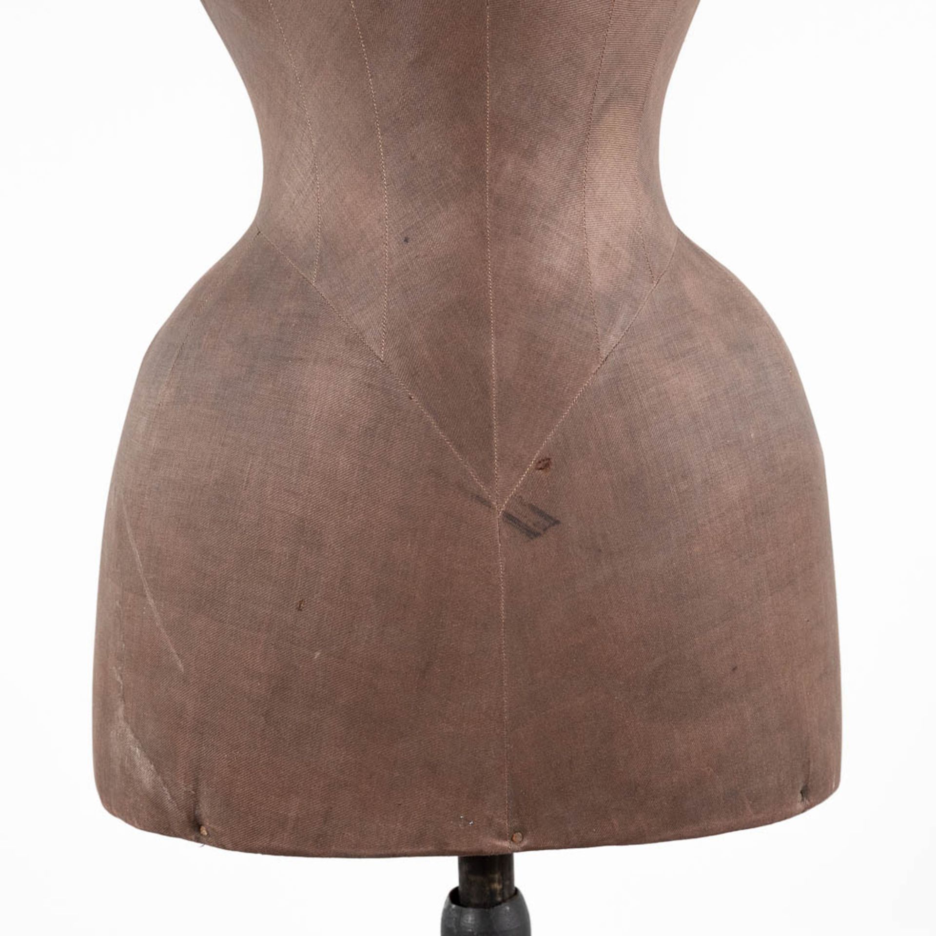 An antique mannequin with wasp waist. Circa 1900. (H:157 cm) - Image 10 of 13