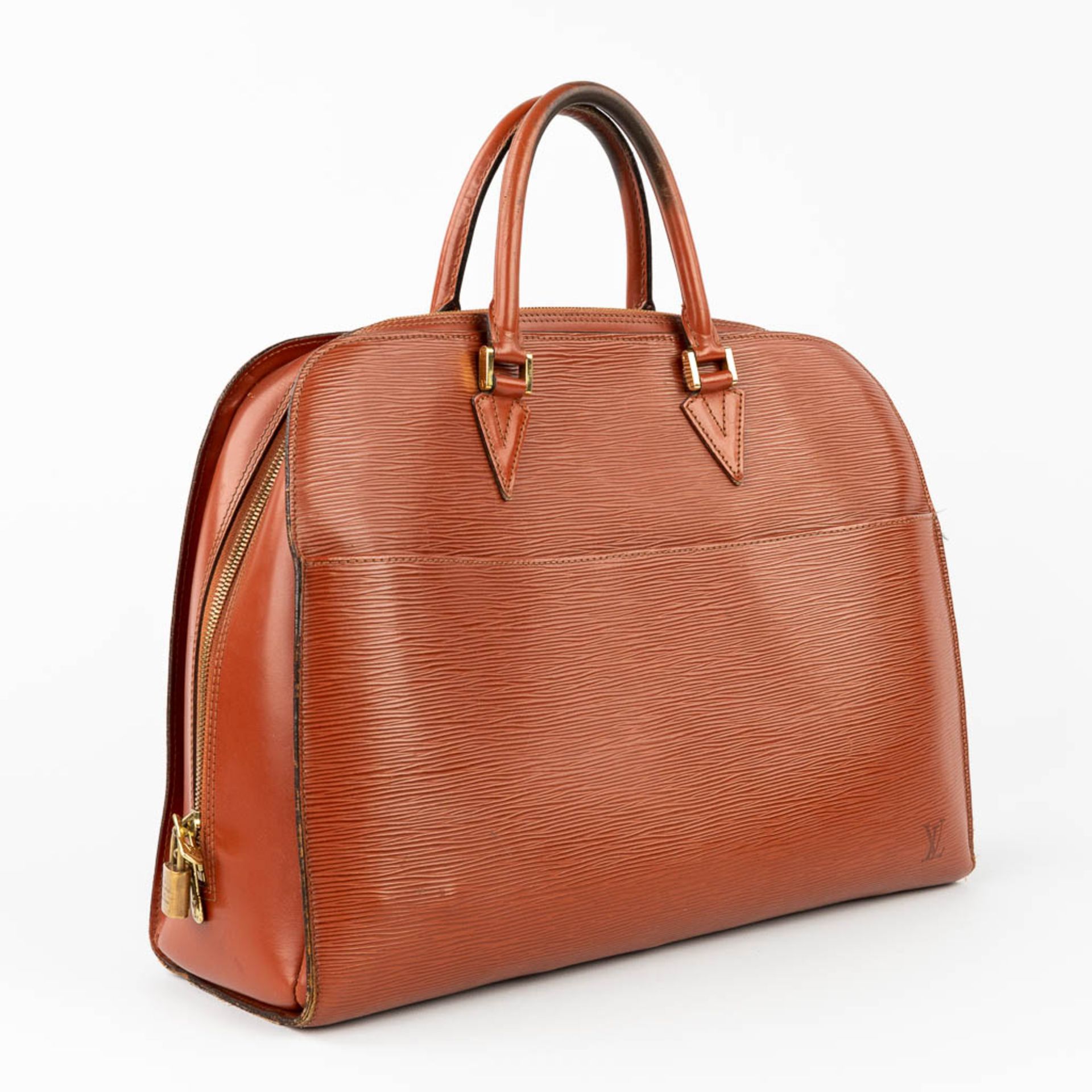 Louis Vuitton, a briefcase made of leather. (W:42 x H:32 cm) - Bild 4 aus 20