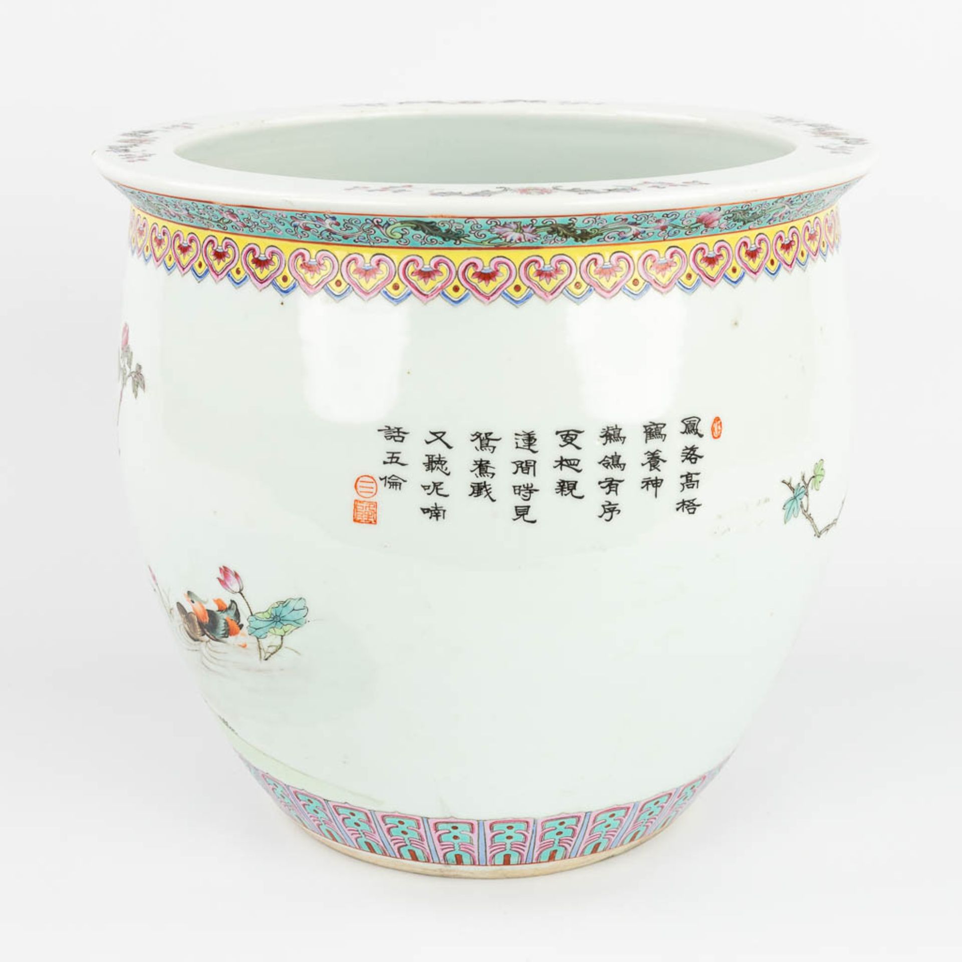 A Chinese cache pot made of porcelain and decorated with phoenixes. 20th C. (H:28 x D:31 cm) - Image 6 of 16