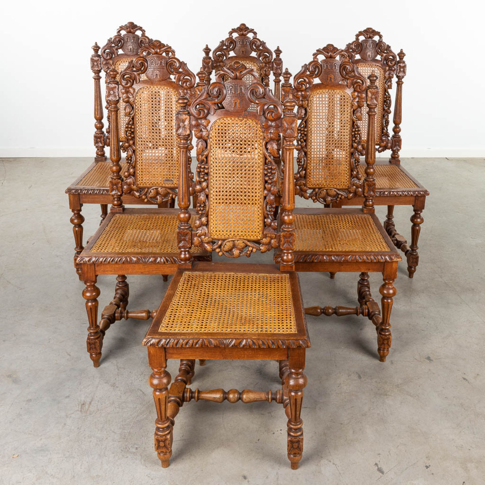 An antique table with 6 chairs in renaissance style. (L:120 x W:142 x H:72 cm) - Image 3 of 24