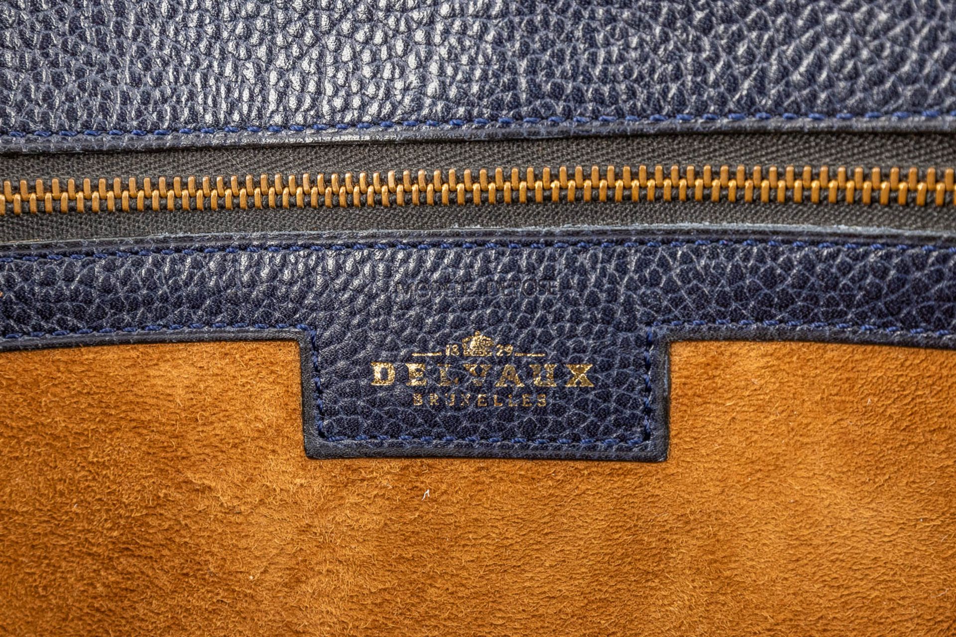 Delvaux, a handbag made of blue leather with gold-plated elements. (W:27 x H:22 cm) - Image 13 of 19