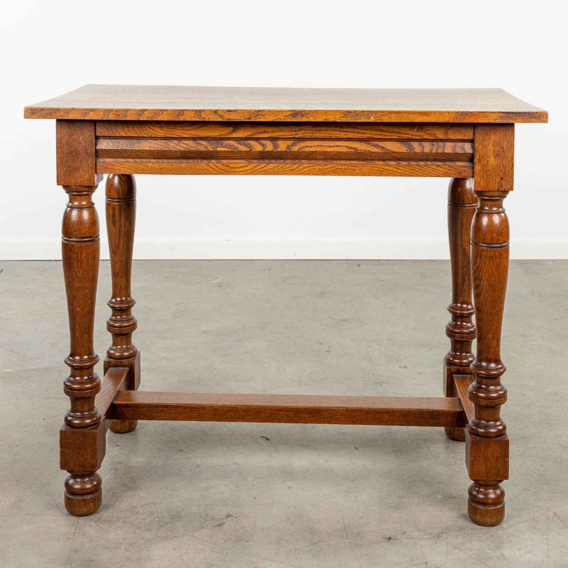 A set of 2 small oak side tables. (L:50 x W:90 x H:76 cm) - Bild 12 aus 14