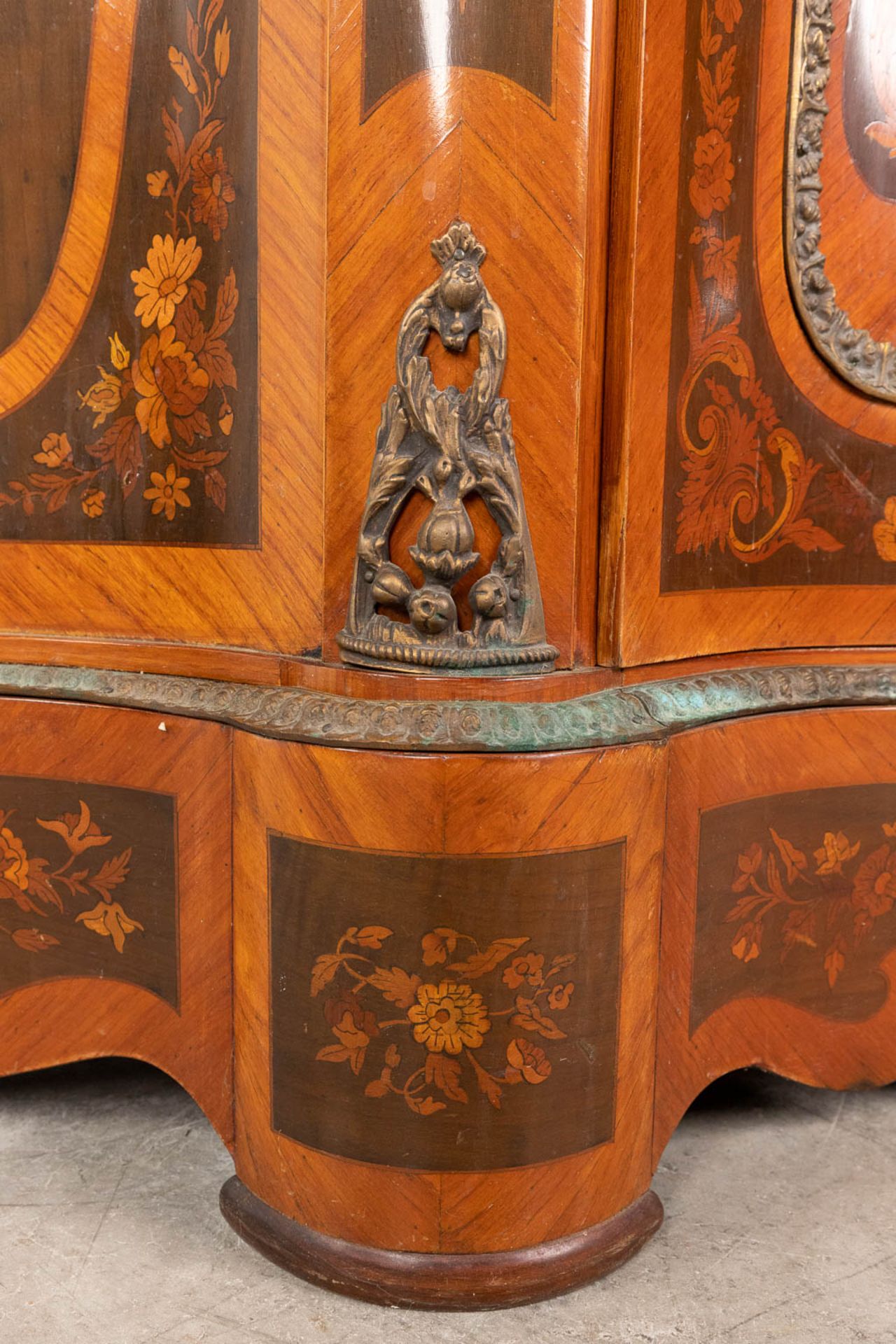 A one door commode, decorated with marquetry inlay and mounted with bronze. 20th century. (L:47 x W - Image 14 of 18