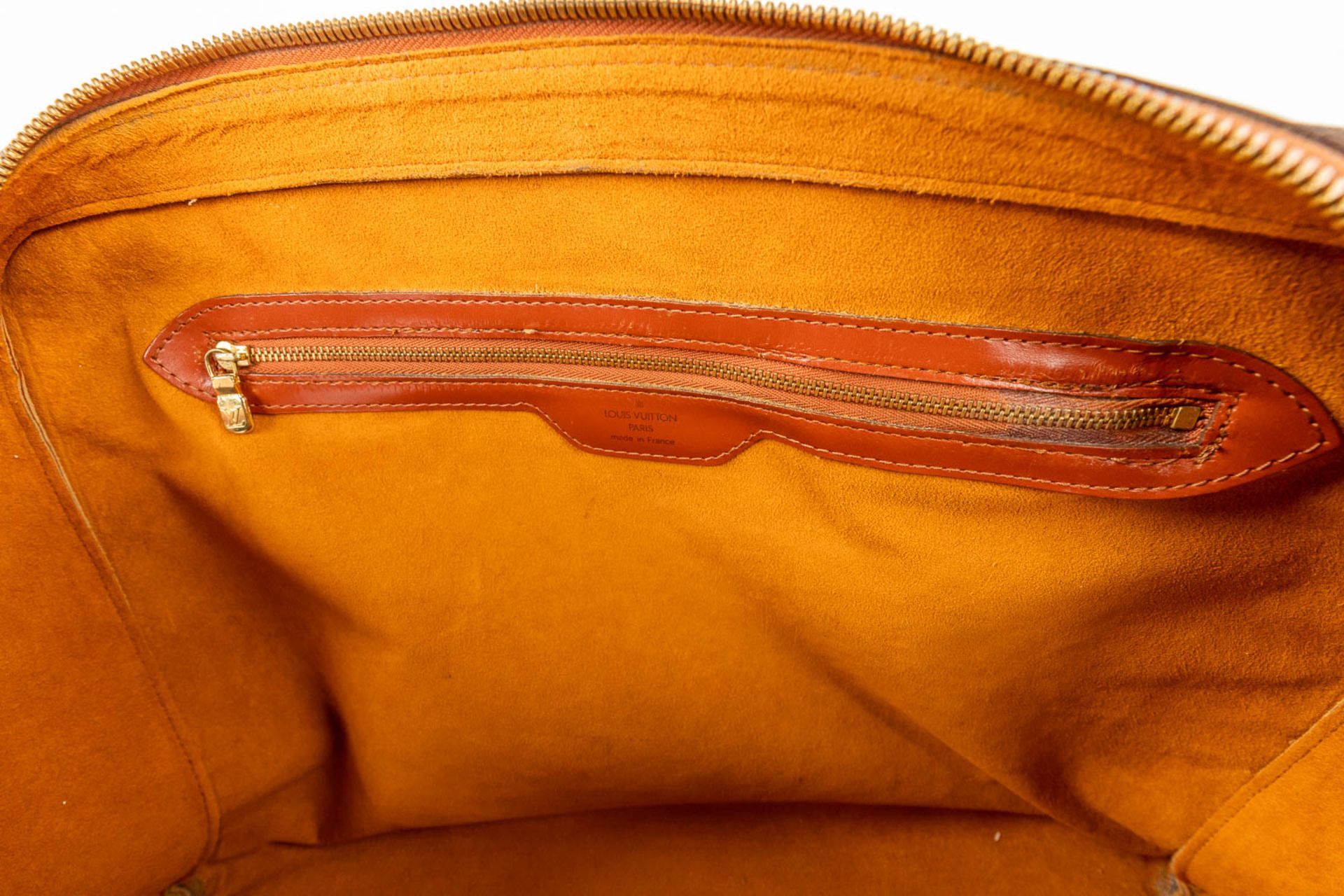 Louis Vuitton, a briefcase made of leather. (W:42 x H:32 cm) - Bild 18 aus 20