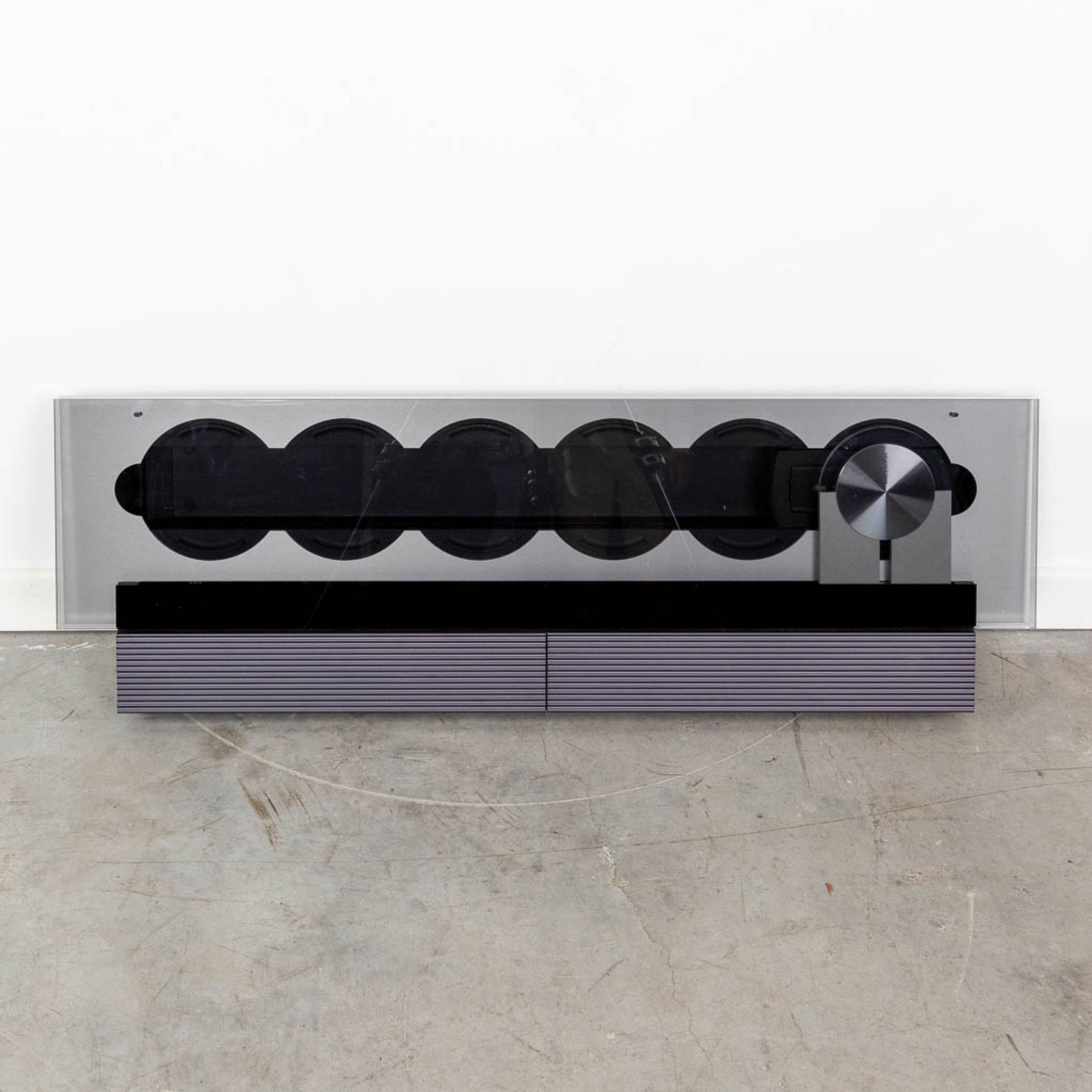 Bang & Olufsen, Beosound 9000. (W:30 x H:90 cm)