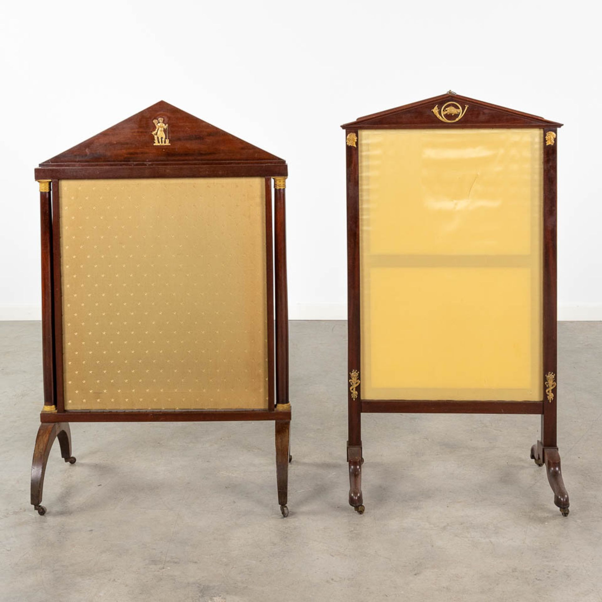 A collection of 2 fireplace screens, made of mahogany in empire style. 19th C. (W:56 x H:101 cm) - Image 3 of 15