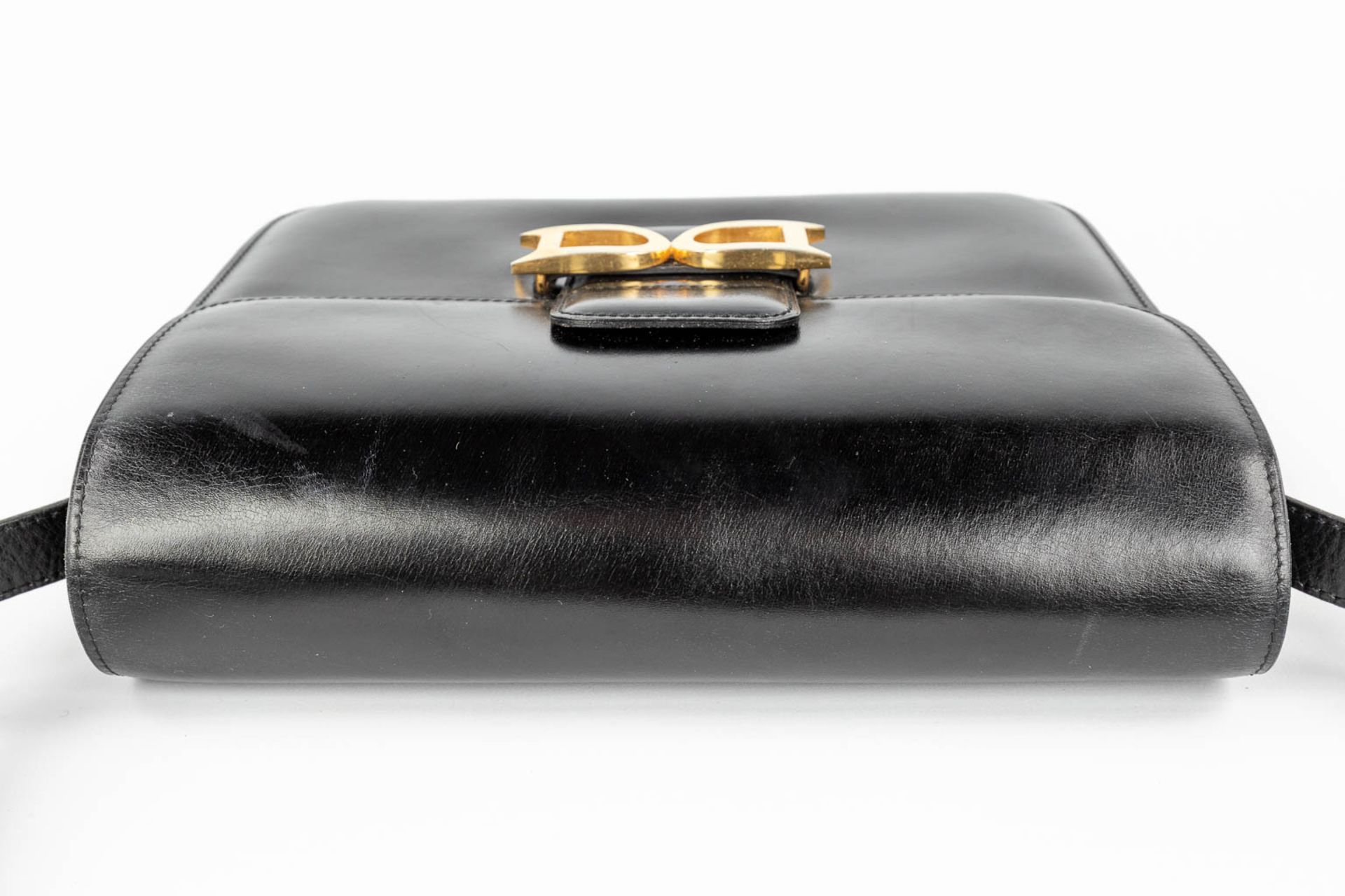 Delvaux, model Bourgogne a vintage handbag made of black leather with gold-plated hardware. (W:26 x - Image 5 of 17