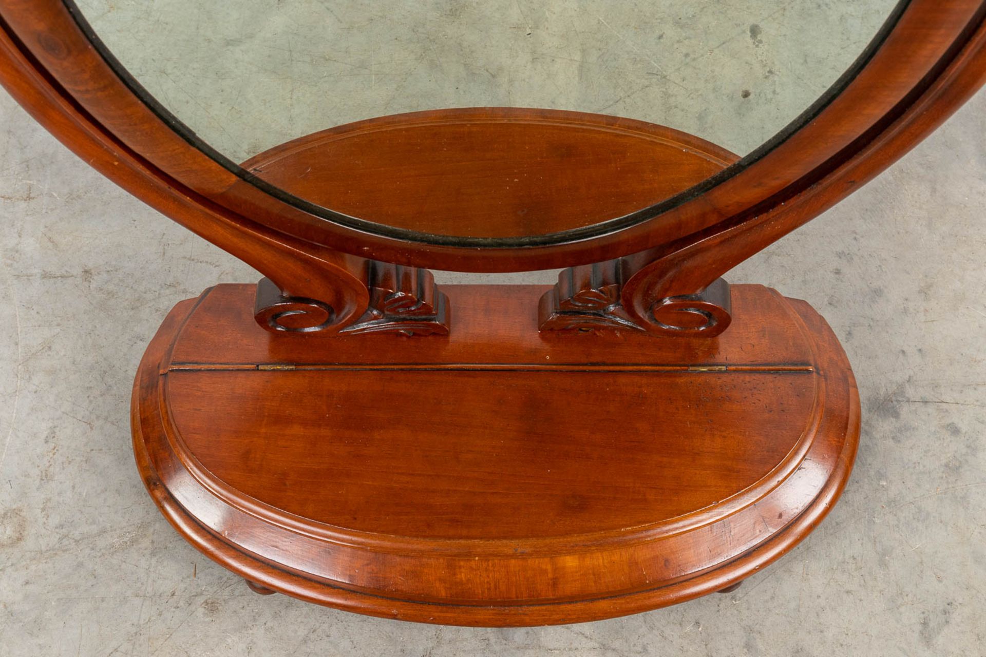 A table mirror made of mahogany in Louis Philippe style. 19th C. (W:57 x H:73 cm) - Image 8 of 12