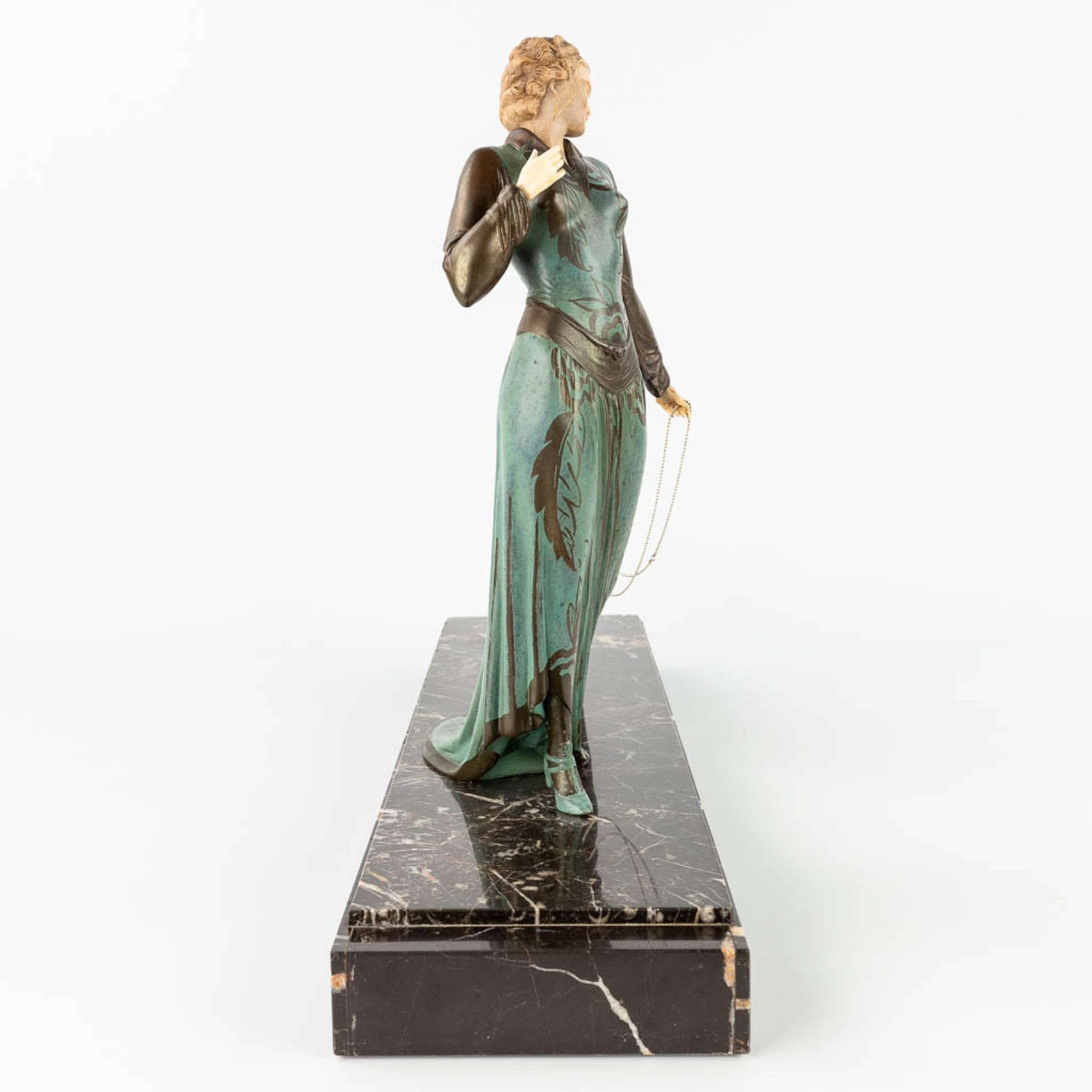 ROGGIA (XX) 'Lady with a greyhound', a statue made in art deco style (L:16 x W:65 x H:41 cm) - Bild 5 aus 12