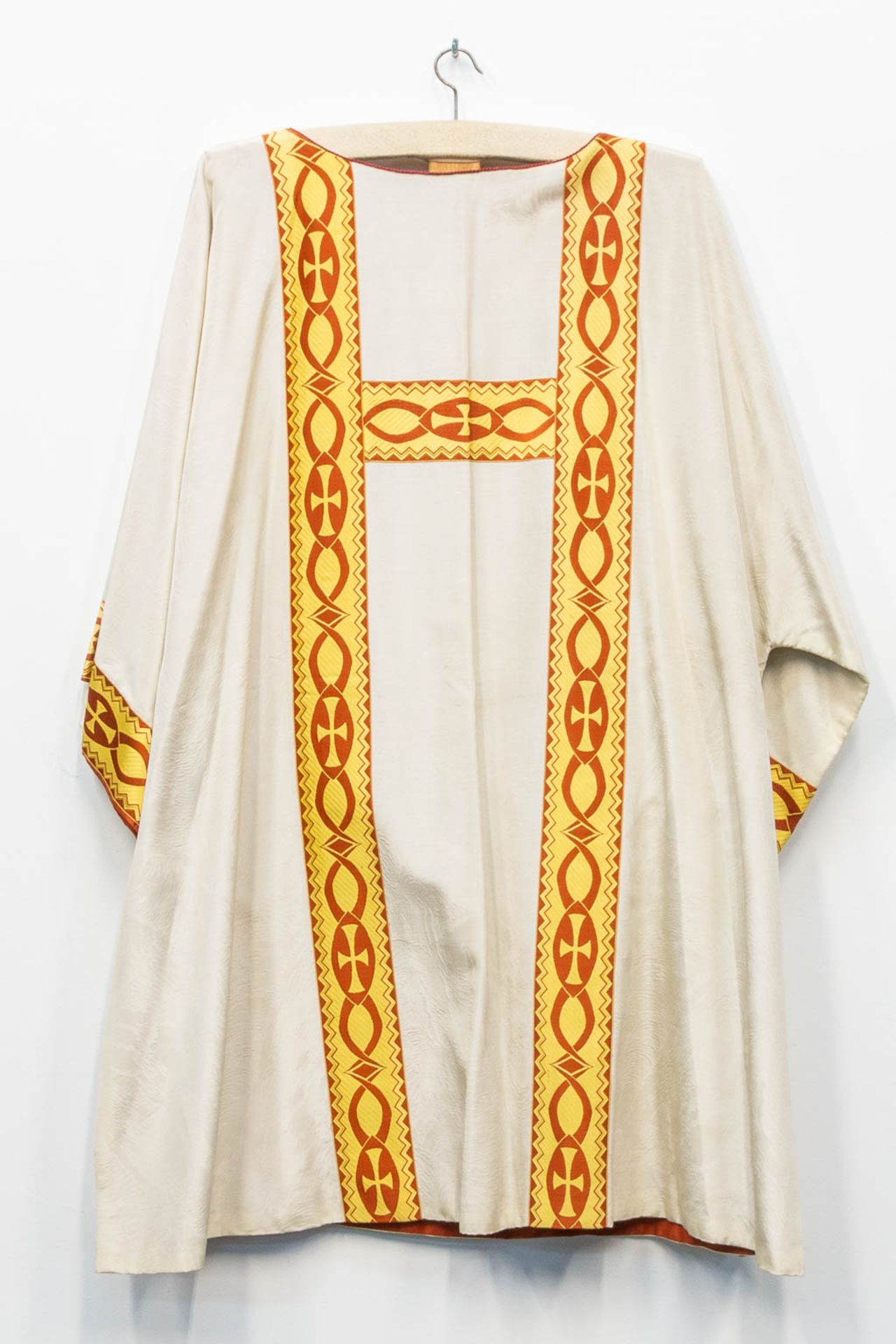 A collection of 4 vintage chasubles, 20th C. - Image 10 of 12