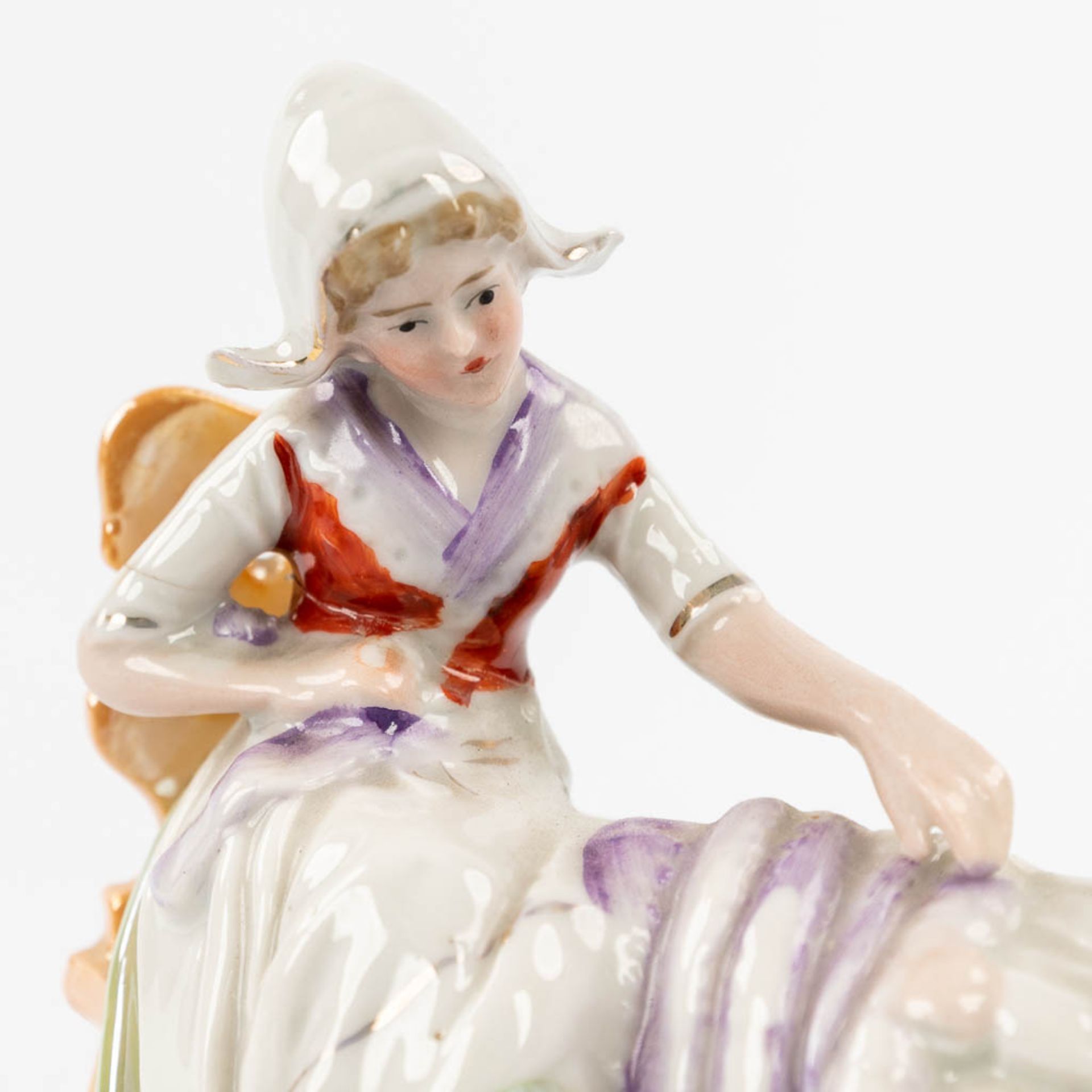 Volkstedt, a collection of 2 figurines made of porcelain in Germany. (H:13 cm) - Image 14 of 14
