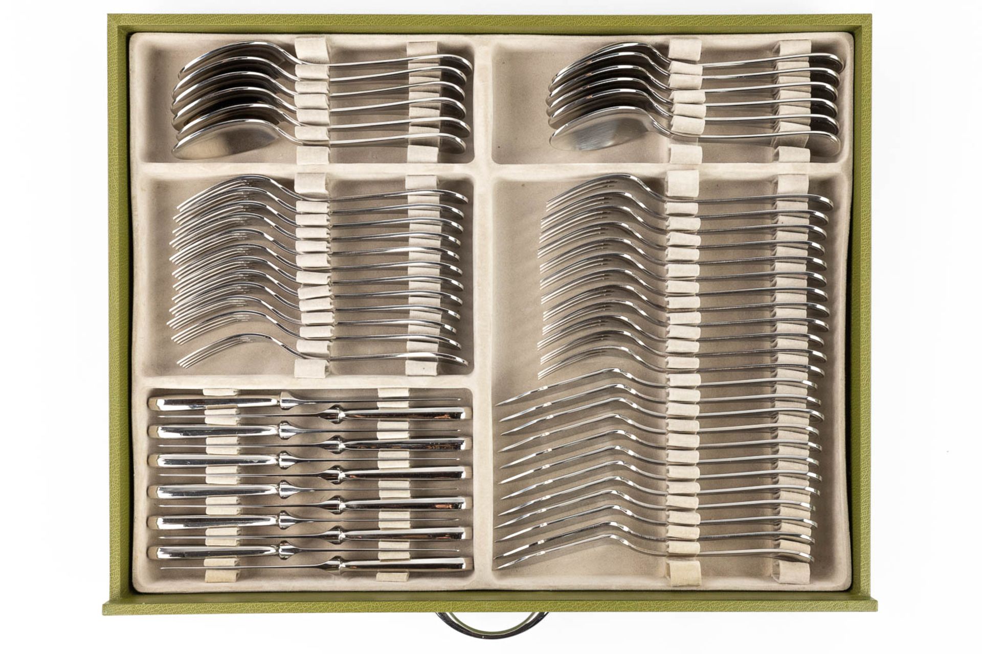 Christofle, model 'Albi' in an 'ambassador 125' case, a 124-piece flatware set, stainless steel. (L - Image 8 of 12