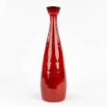 LŽon GOOSSENS (XX) 'Red Vase' made of glazed ceramics. (H:41,5 cm)