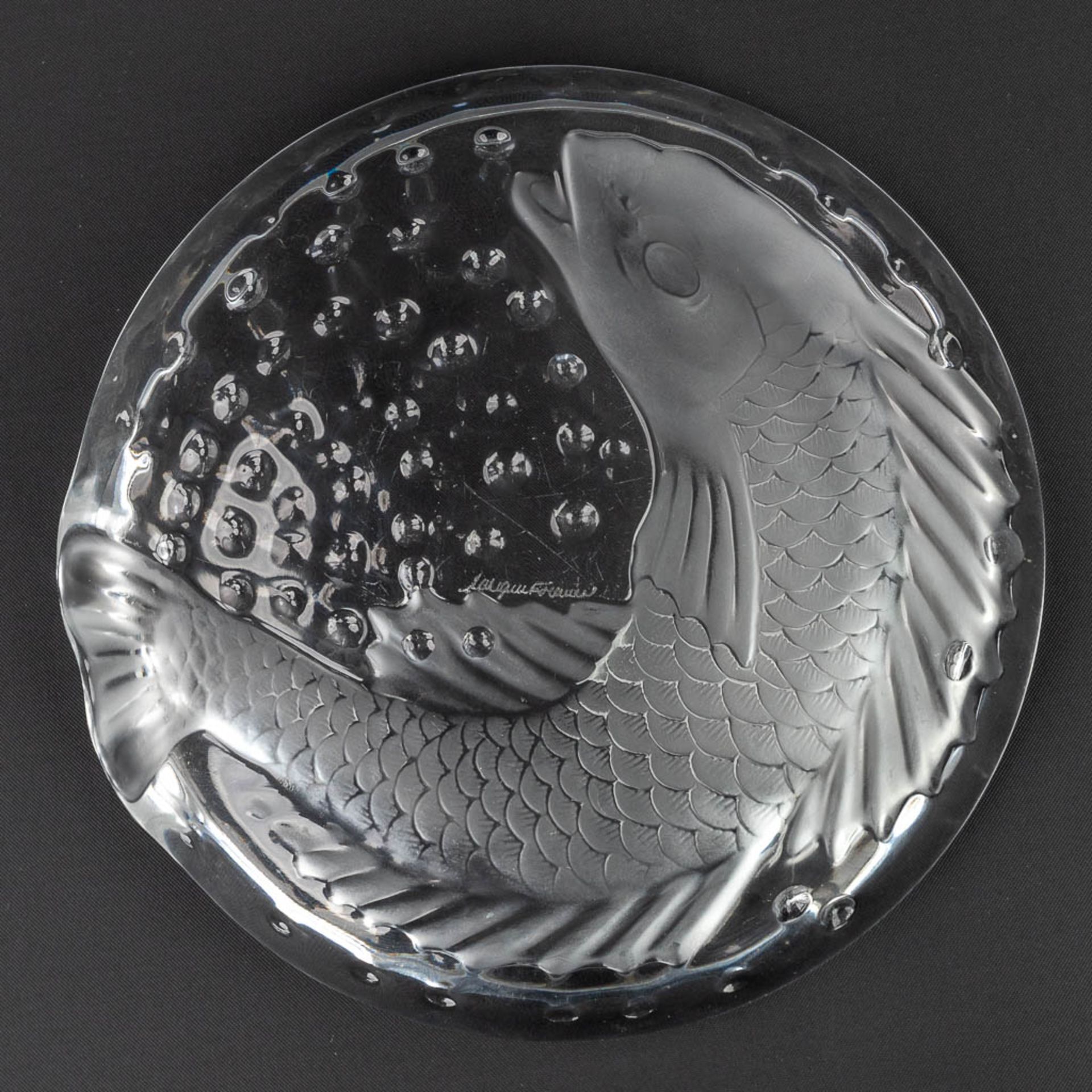 Lalique France, a bowl decorated with a fish and made of glass. (W:15,8 x H:4,5 cm) - Bild 10 aus 11