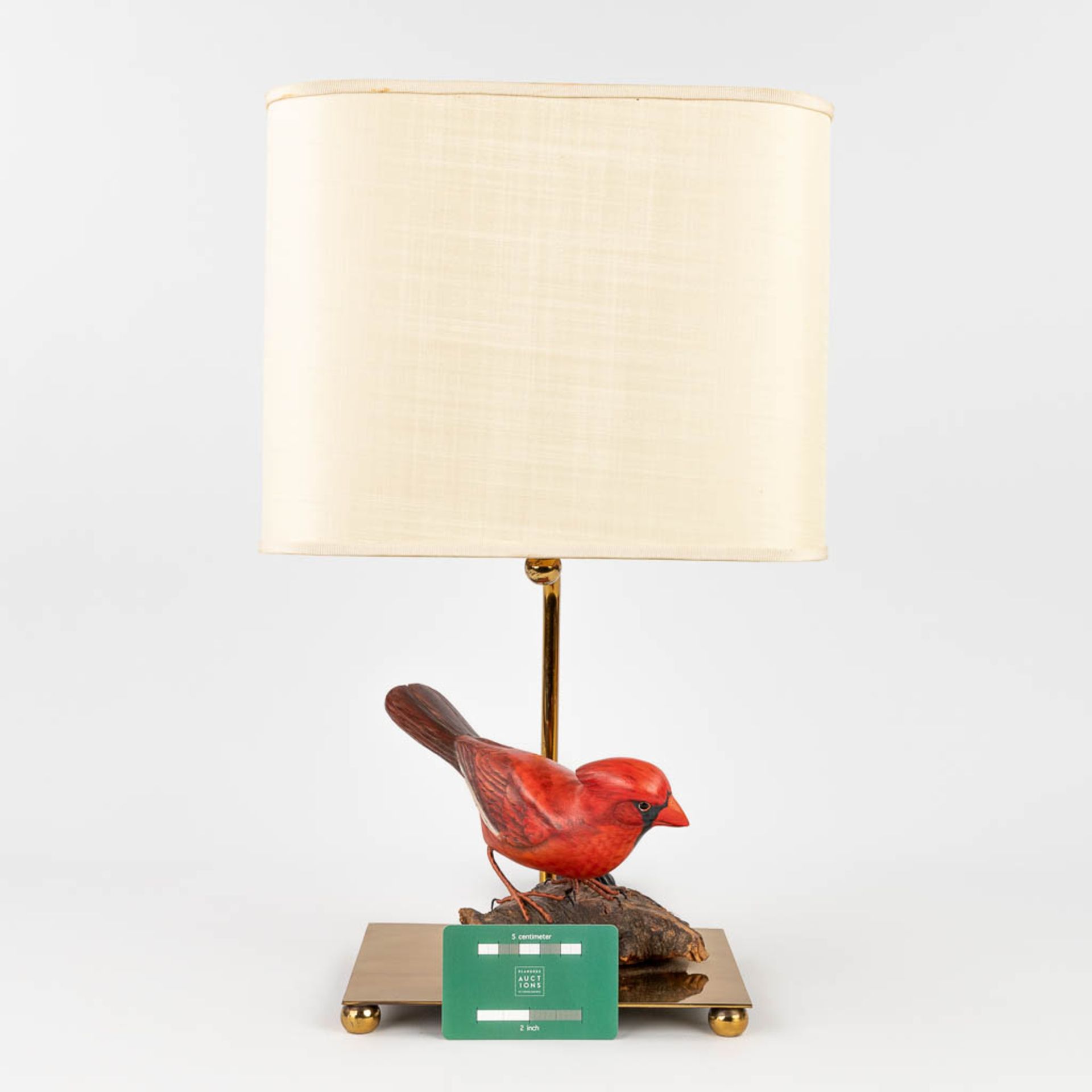 A mid-century table lamp with a 'Northern Cardinal' bird. (H:30 cm) - Image 2 of 12