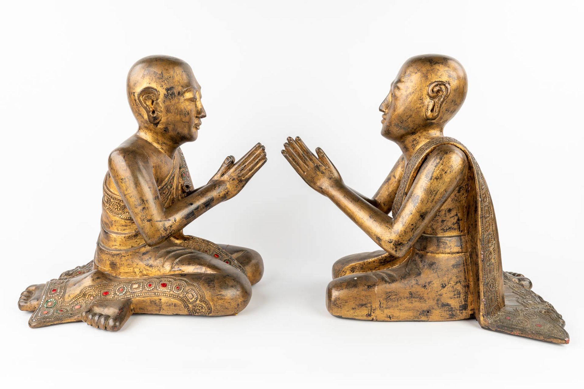 A set of 2 Thai buddha's, made of sculptured wood (L:51 x W:38 x H:47 cm) - Bild 4 aus 19