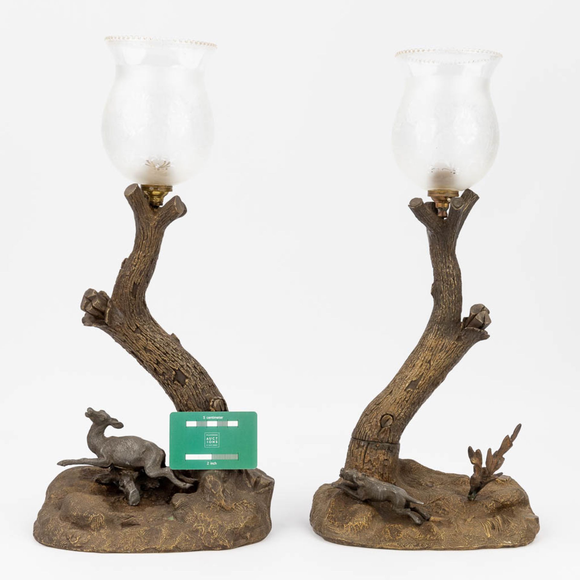 A pair of table lamps with hunting scnes, probably Vienna bronze. Circa 1900. (L:15 x W:23 x H:47 - Image 5 of 10