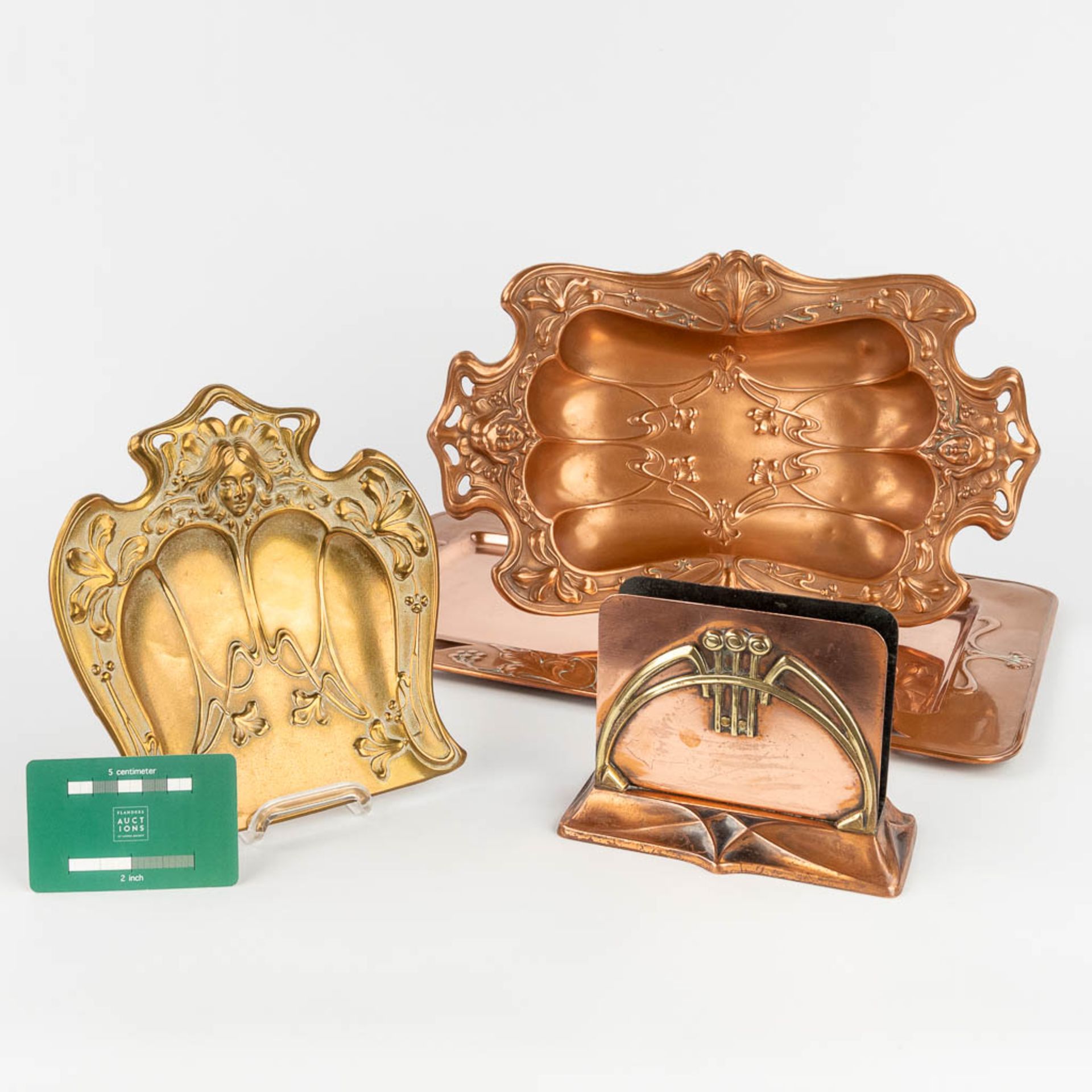 A collection of trays and table accessories made of copper in art nouveau style (L:43 x W:27 cm) - Bild 2 aus 17